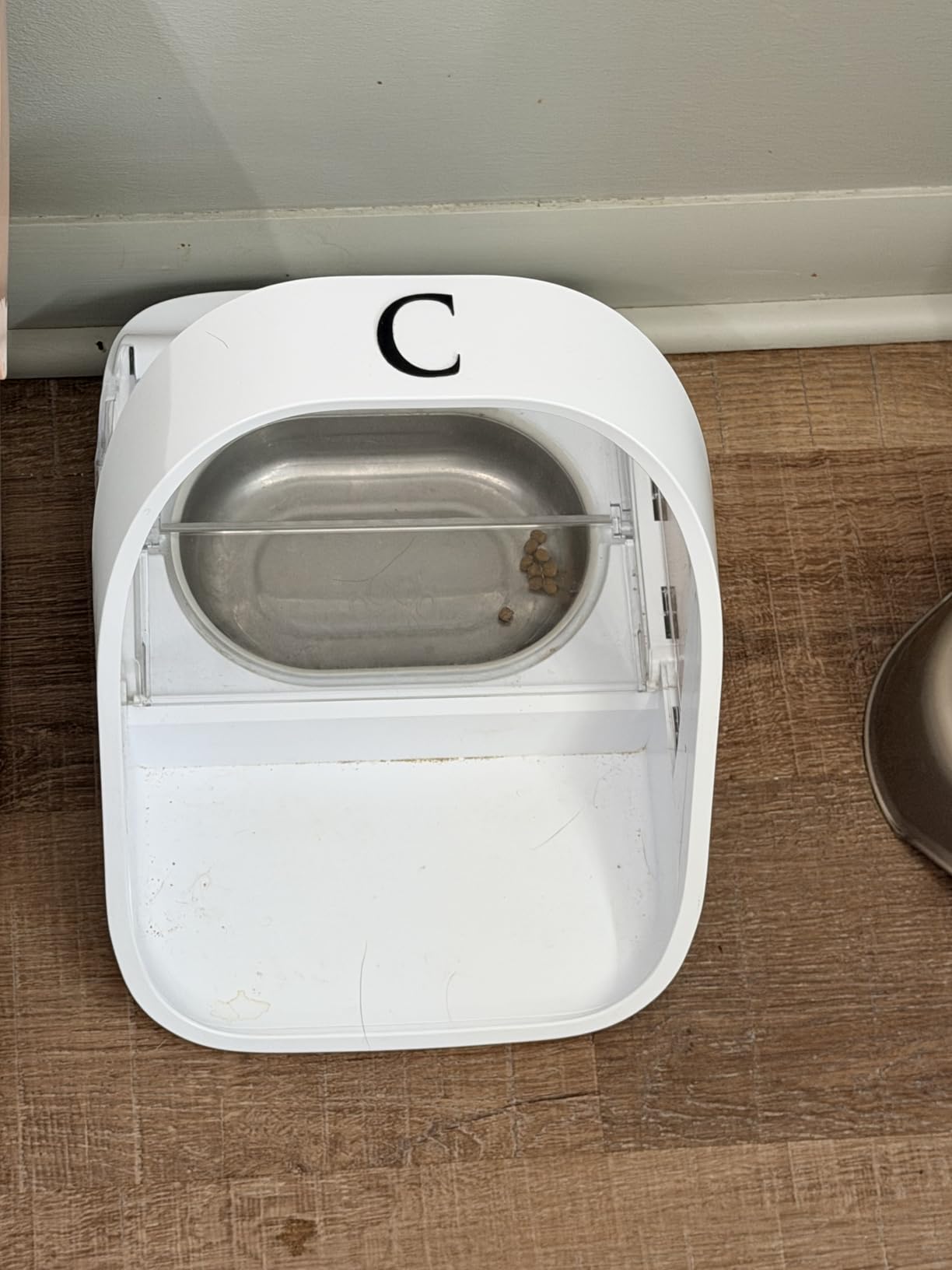 Sure Petcare -SureFlap - SureFeed - Microchip Pet Feeder - Selective-Automatic Pet Feeder Makes Meal Times Stress-Free, Suitable for Both Wet and Dry Food - MPF001 customer photo 2