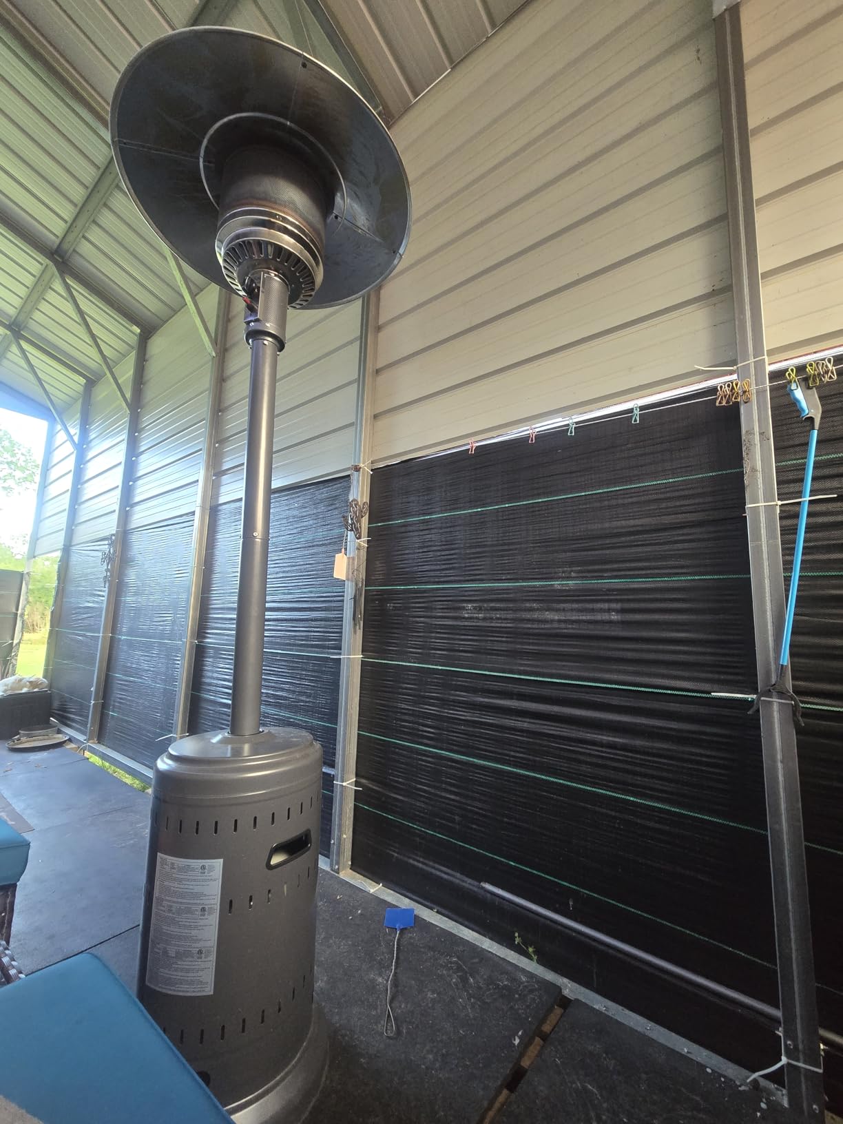 Amazon Basics 46,000 BTU Portable Outdoor Propane Patio Heater with Wheels customer photo 1