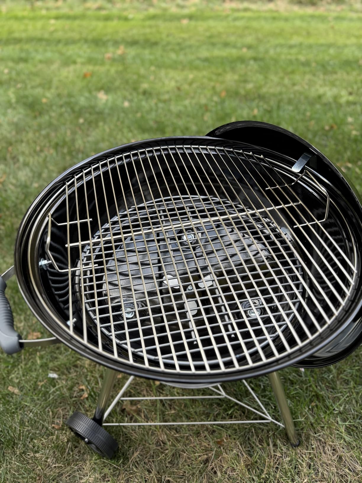 Weber® Jumbo Joe Premium Compact Charcoal Grill, 22‑Inch, Black customer photo 2