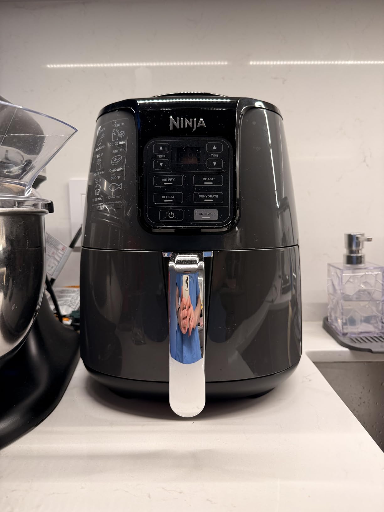 Ninja AF101 Air Fryer, 4 Qt Capacity, 4-in-1 Crisp, Roast, Reheat, Dehydrate, Dishwasher Safe Parts, 105°F-400°F, 1550 Watt, Grey customer photo 2