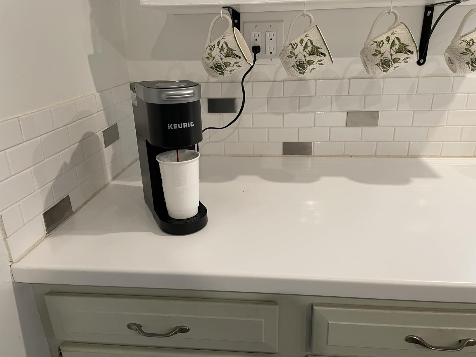 Keurig K-Mini Single Serve K-Cup Pod Coffee Maker, 6 to 12oz Brew size, with Cord Storage, Perfect for Small Spaces, Black customer photo 1
