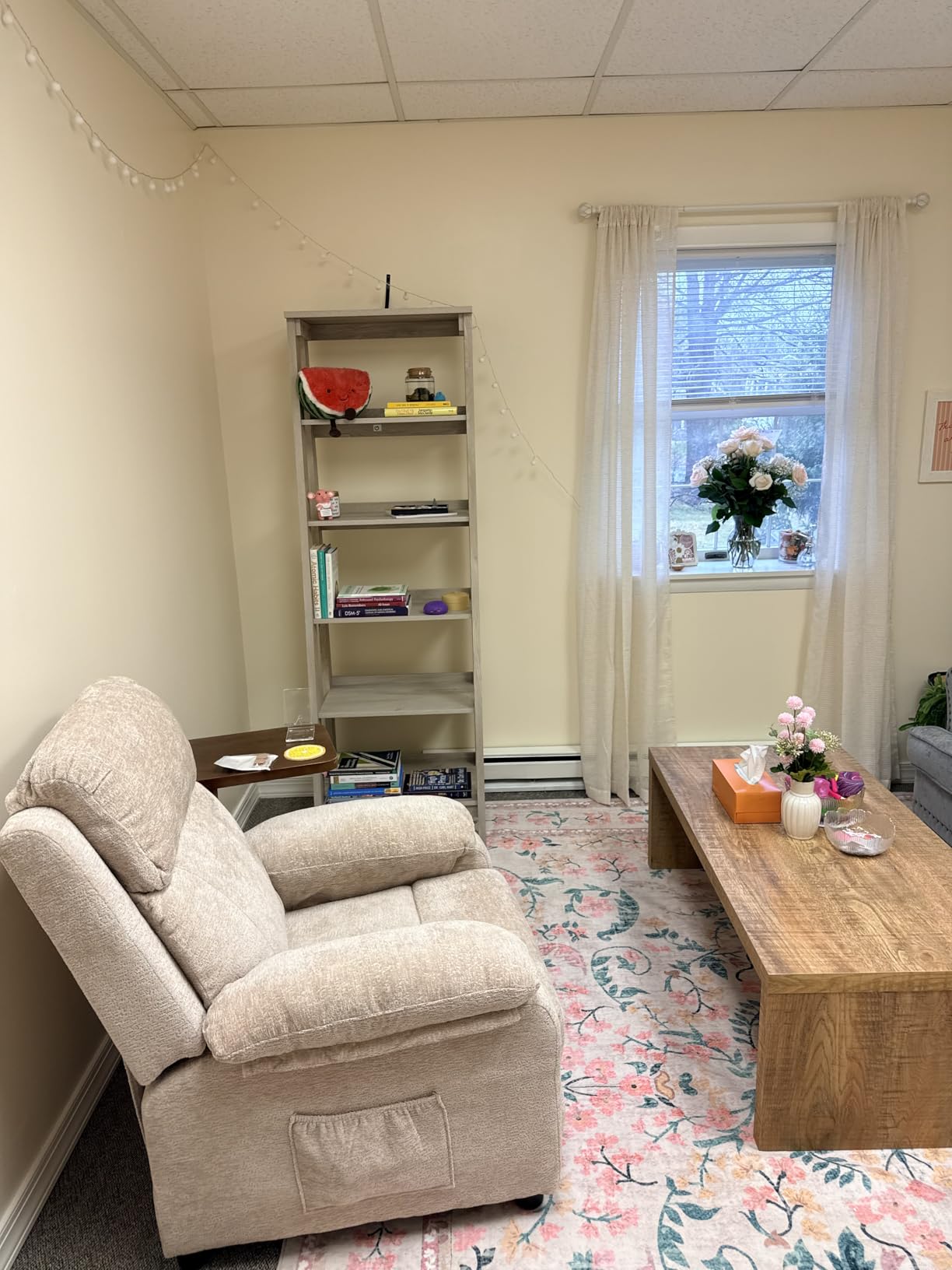 Sauder Ladder Bookshelf 5 Tier Trestle Ladder Shelf Wooden Bookcase, in Chalked Chestnut customer photo 2