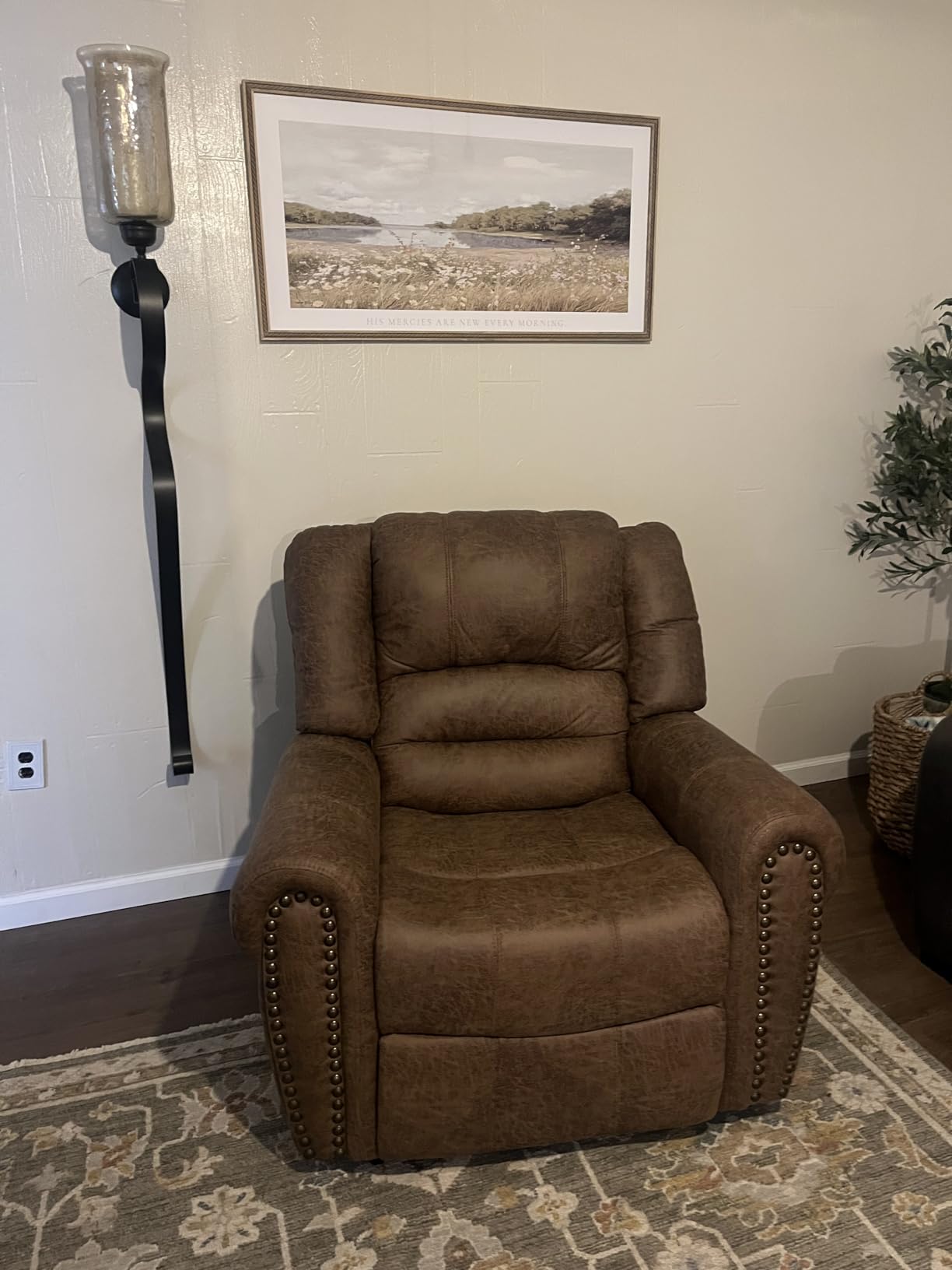 CANMOV Leather Recliner Chair, Classic and Traditional Manual Recliner Chair with Comfortable Arms and Back Single Sofa for Living Room, Nut Brown customer photo 1