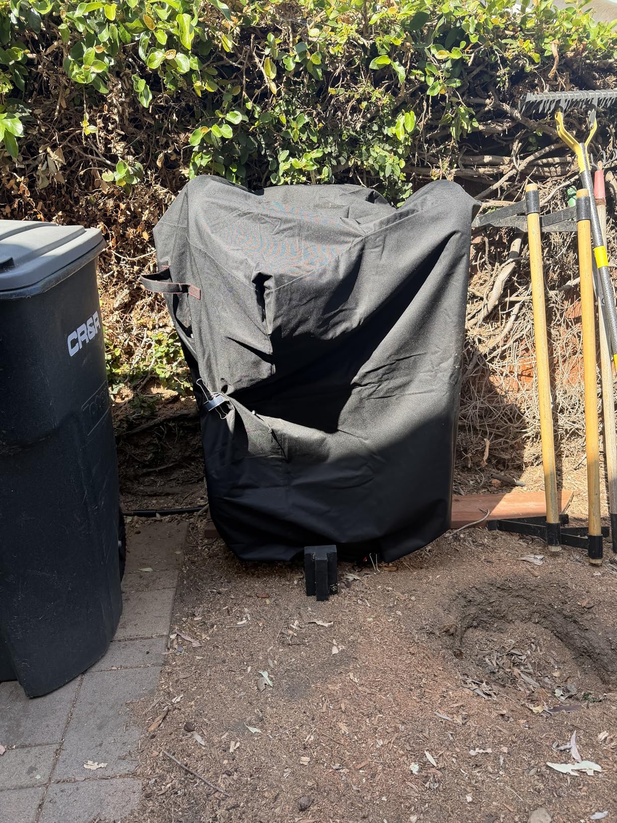 Gorilla Carts 7GCG-NF Heavy-Duty Poly Dump Garden Cart with No-Flat Tires, 7 Cubic Feet, 1200-Pound Capacity, Black, Amazon Exclusive customer photo 1