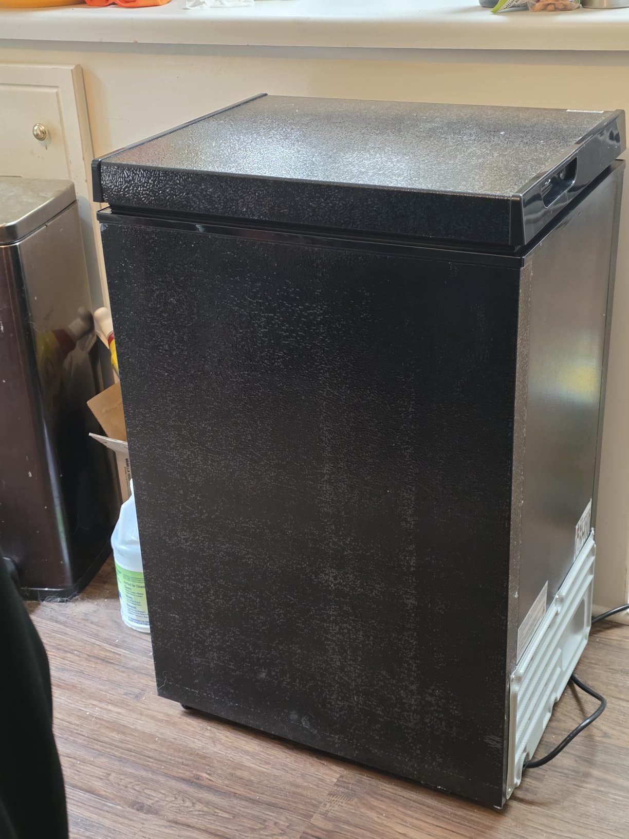 Kismile 7.0 Cubic Feet Chest Freezer with 3 Removable Basket, Free Standing Top Open Door Compact Deep Freezer with Adjustable Temperature for Home/Kitchen/Office/Garage/Bar (7.0 Cu.Ft, Black) customer photo 1