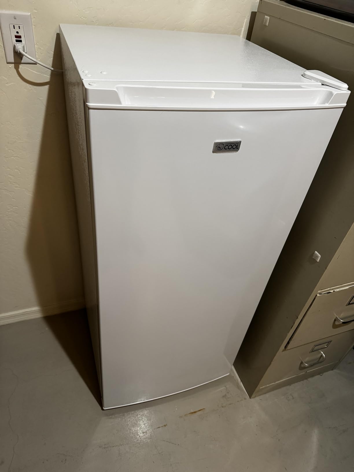 Commercial Cool Upright Freezer, Stand Up Freezer 6 Cu Ft with Reversible Door, Black customer photo 2