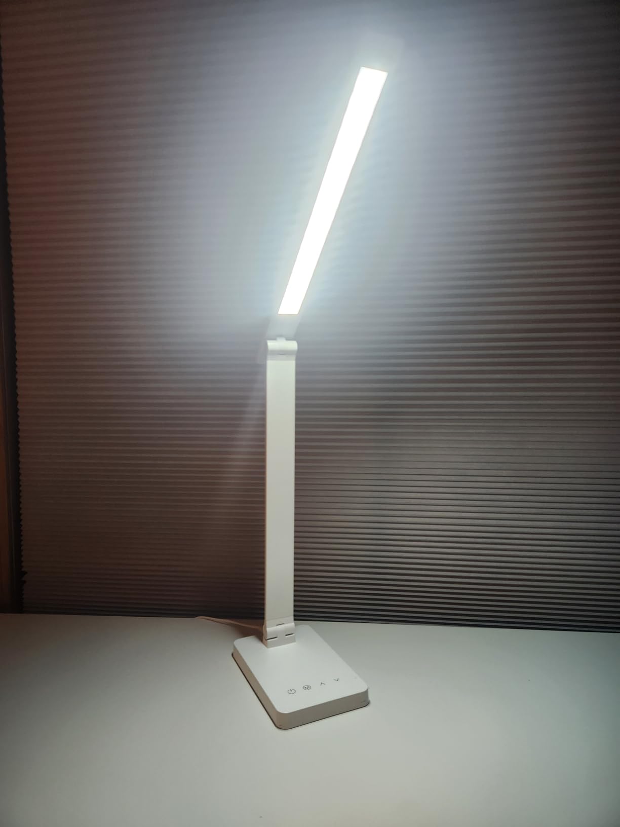 Lepro LED Desk Lamp for Home Office, 9.5W 750LM Touch Desk Light, Black customer photo 2