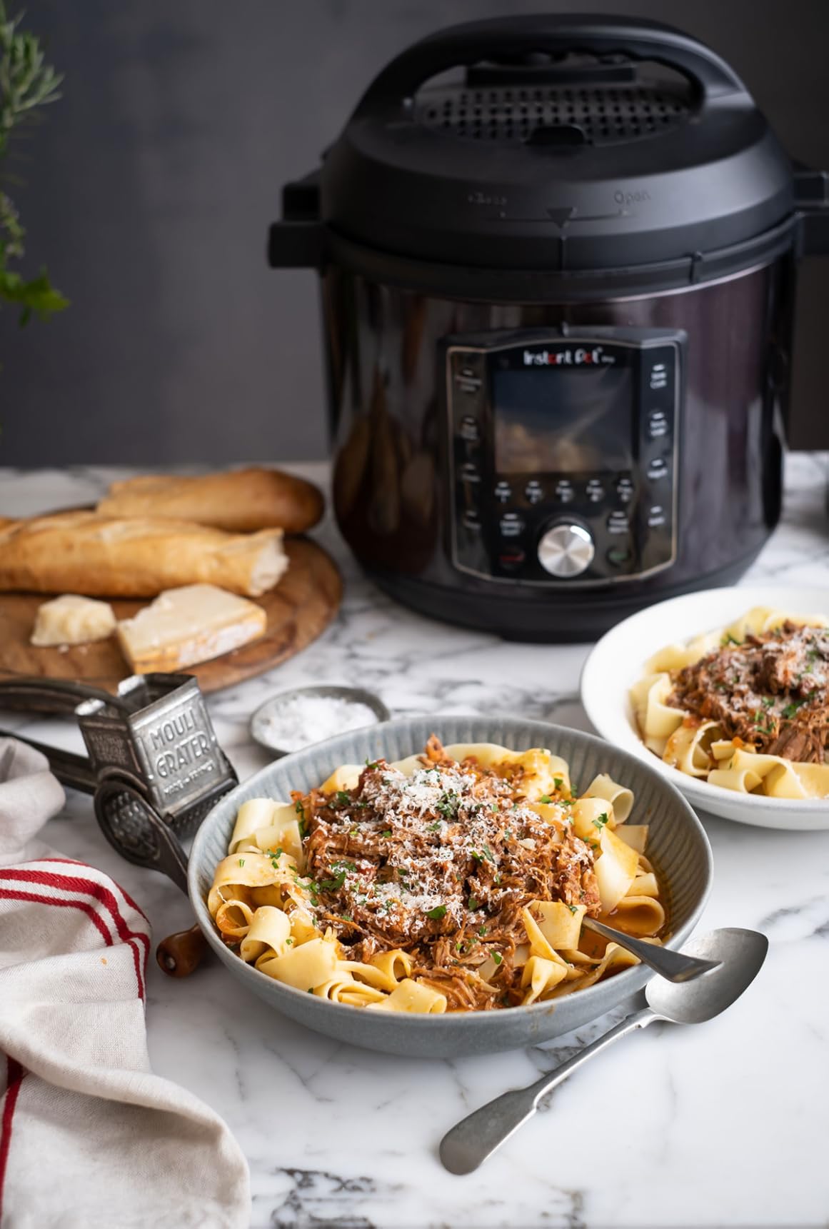 Instant Pot Pro 10-in-1 Pressure Cooker, Slow Cooker, Rice/Grain Cooker, Steamer, Sauté, Sous Vide, Yogurt Maker, Sterilizer, and Warmer, 6 Quart customer photo 1