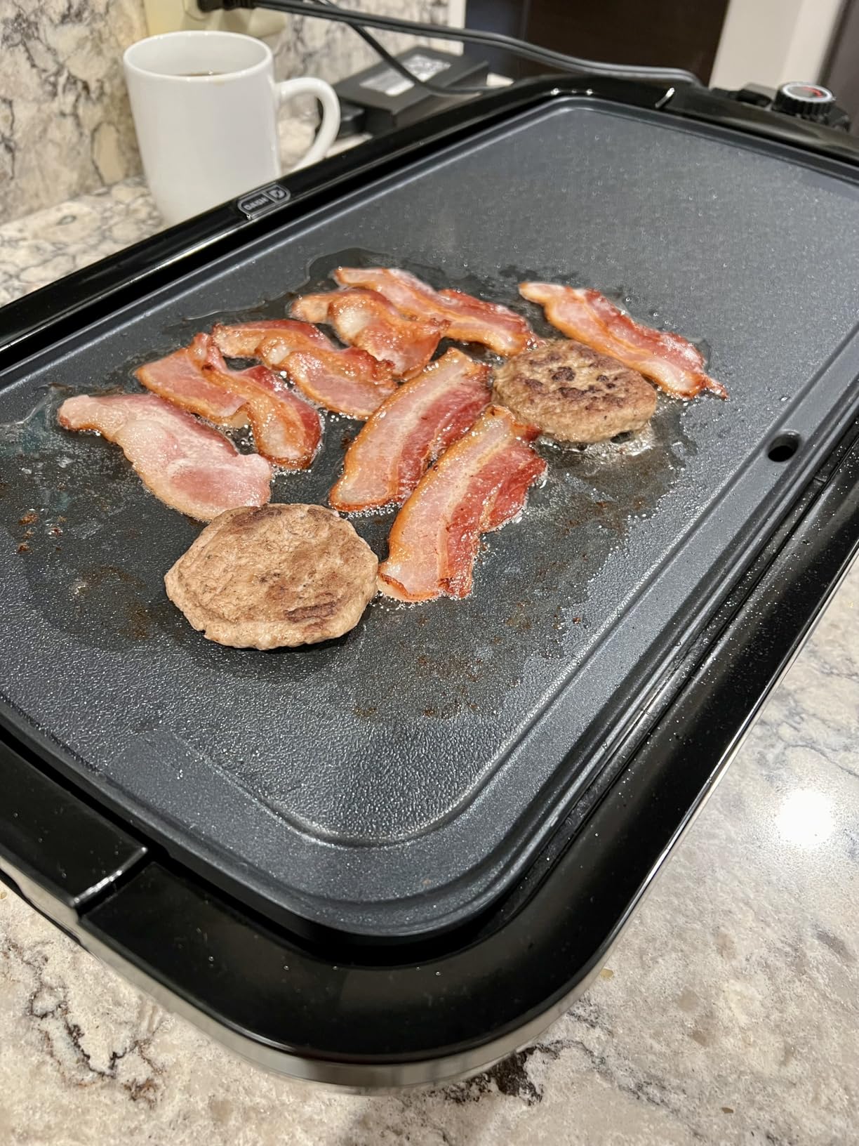 Dash Deluxe Everyday Electric Griddle, Removable Nonstick Plate, Aqua customer photo 1