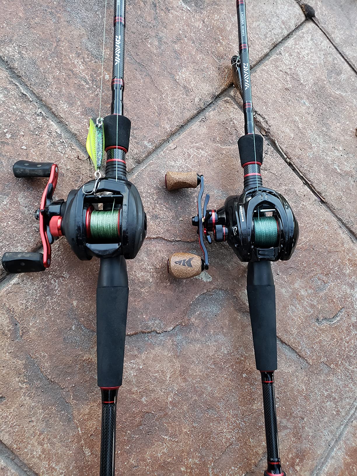 KastKing MegaJaws Elite Baitcasting Fishing Reel, AutoMag Dual Braking System, 6.7oz, 17.64 LBs Carbon Fiber Drag customer photo 1