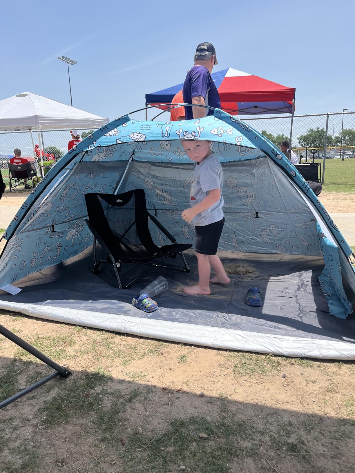 Ocean World 3-4 Person Family and Baby Beach Tent - Cool Beach Essentials for Shade, UPF 50+ UV Protection and PU800 Waterproof, Portable Pop Up Sun Shade Cabana Shelter for Kids and Toddlers customer photo 1