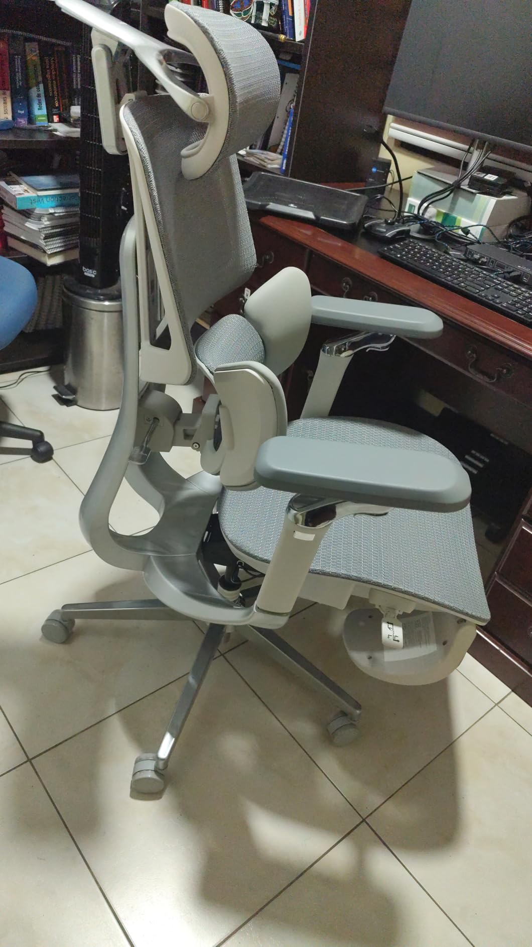 Ergonomic Office Chair Comfy [#1 in Tests] | Ergonomic Chair with Breathable Mesh Back | Computer Chair with wheels | Home Office Desk Chair with Headrest customer photo 1