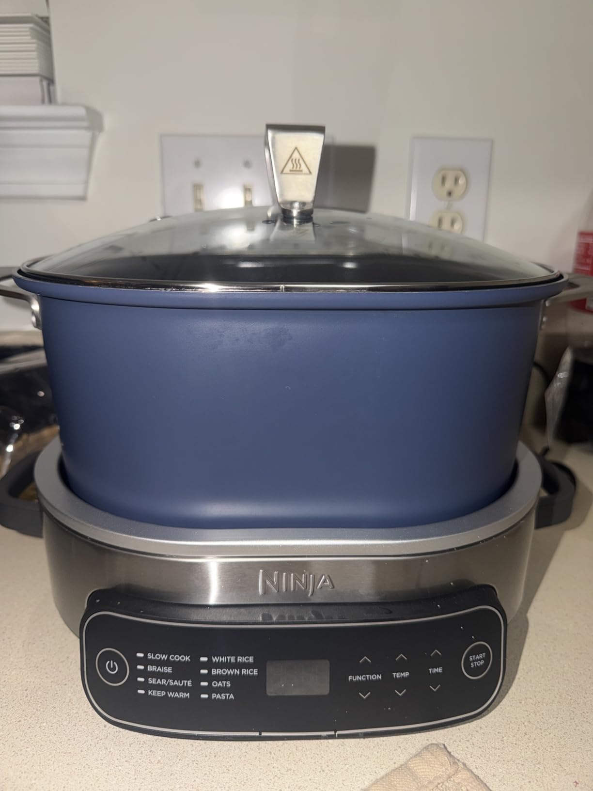 Ninja 12-in-1 PossibleCooker PLUS 8.5-qt Sous Vide & Proof Multi-Cooker, Slow Cooker, Dutch Oven & More, Nonstick, Oven Safe Pot to 500°F, Black, MC1010 customer photo 2