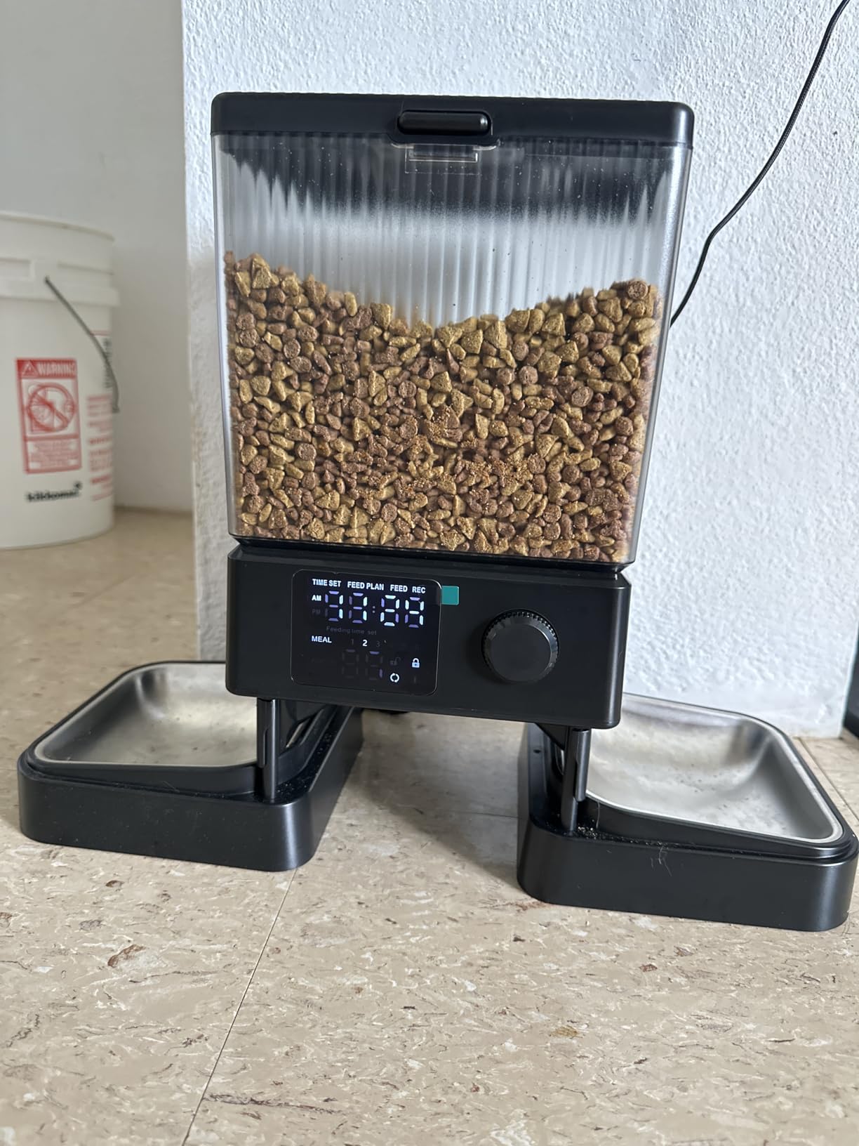 oneisall Automatic Cat Feeder for 2 Cats Pets, Timed Cat Food Dispenser customer photo 2