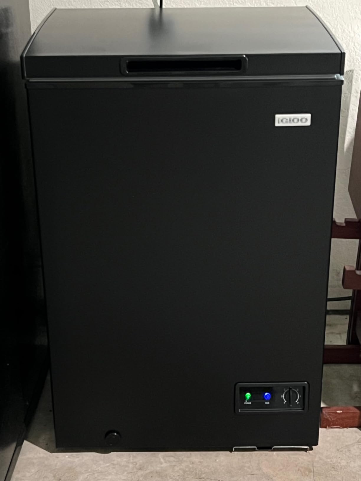 Igloo 5.0 Cu Ft. Upright Deep Freezer Chest- Deep Freezer with Quick Freezing System & Adjustable Thermostat- Low Noise Freezer with Removable Basket & LED Lights for Homes, Garages & Basements- Black customer photo 2