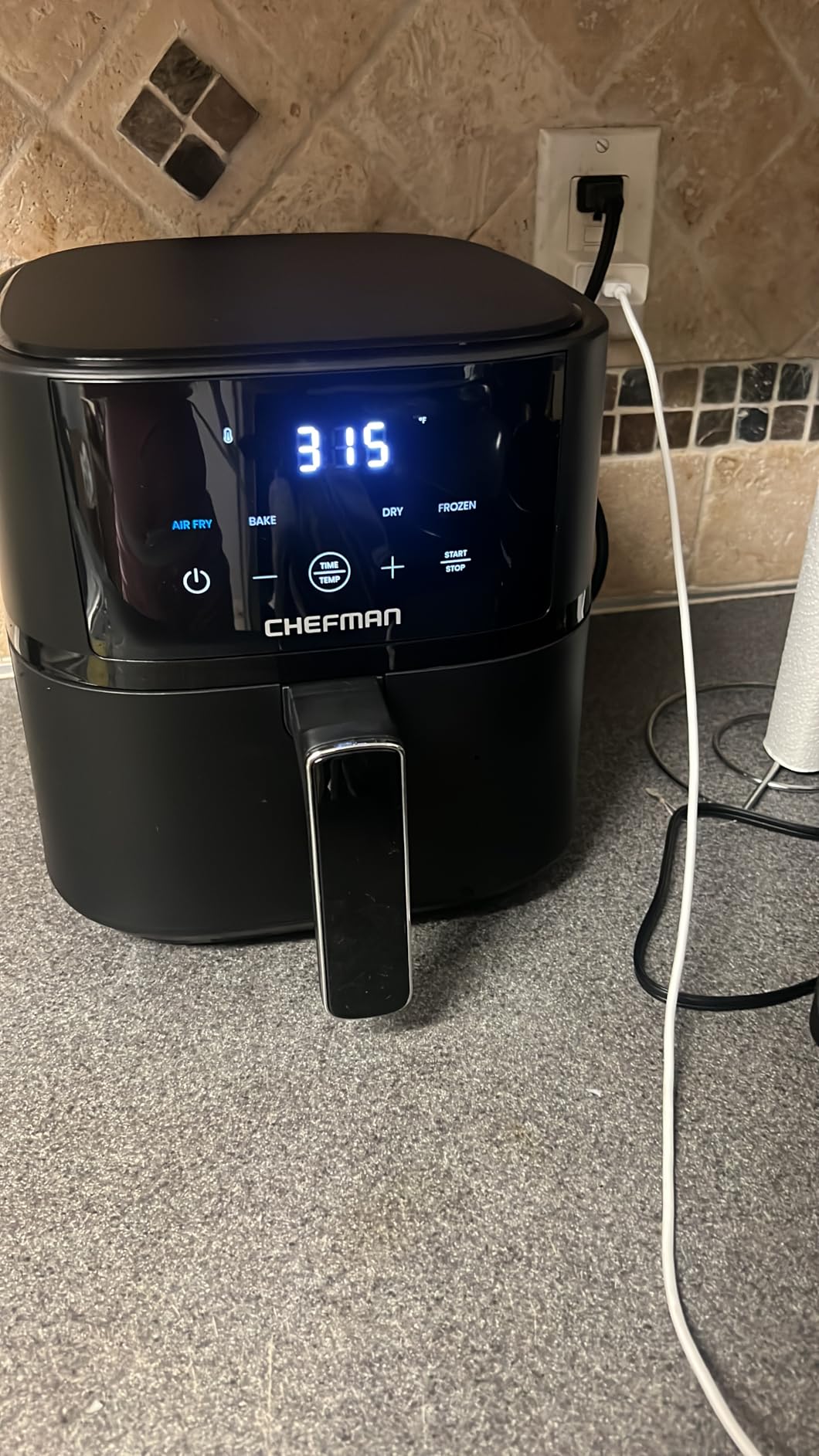 Chefman Air Fryer – 4 QT Compact Airfryer for Quick & Easy Meals in Minutes, Features Hi-Fry Technology for Extra Crisp, Touchscreen Controls with 4 Presets, Nonstick & Dishwasher Safe Basket - Black customer photo 1