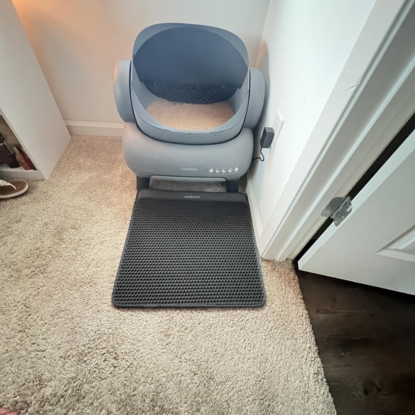 Neakasa M1 Plus Open-Top Self-Cleaning Cat Litter Box, 360° Safety Sensors, Advanced Odor & Leak Control, Automatic for Large & Multi-Cat Homes, Litter Mat & 2 Rolls Refill Bags Included customer photo 1