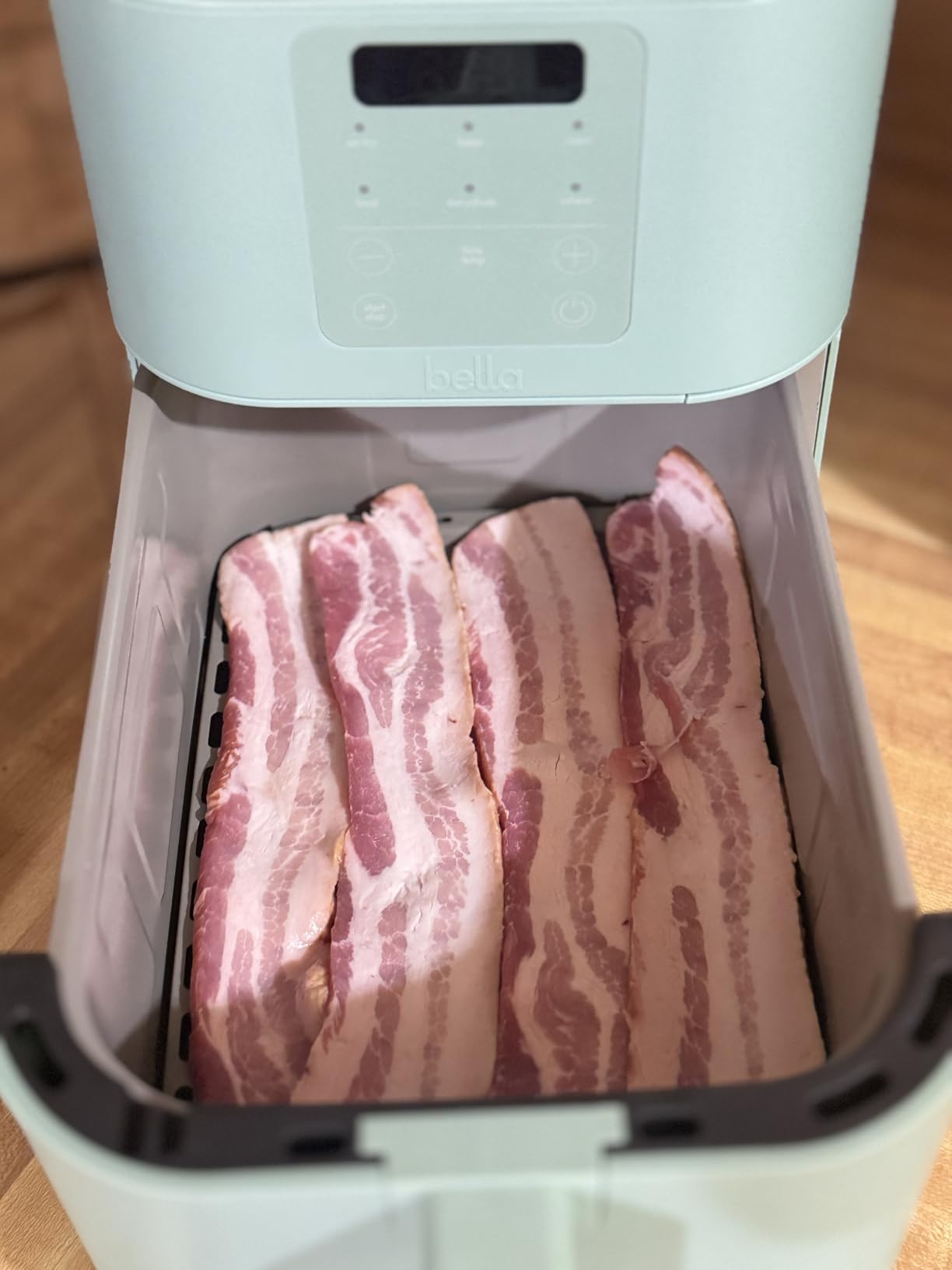 bella Fits-anywhere™ Slim 4qt Air Fryer, Non-Toxic Coating, Oatmilk customer photo 2