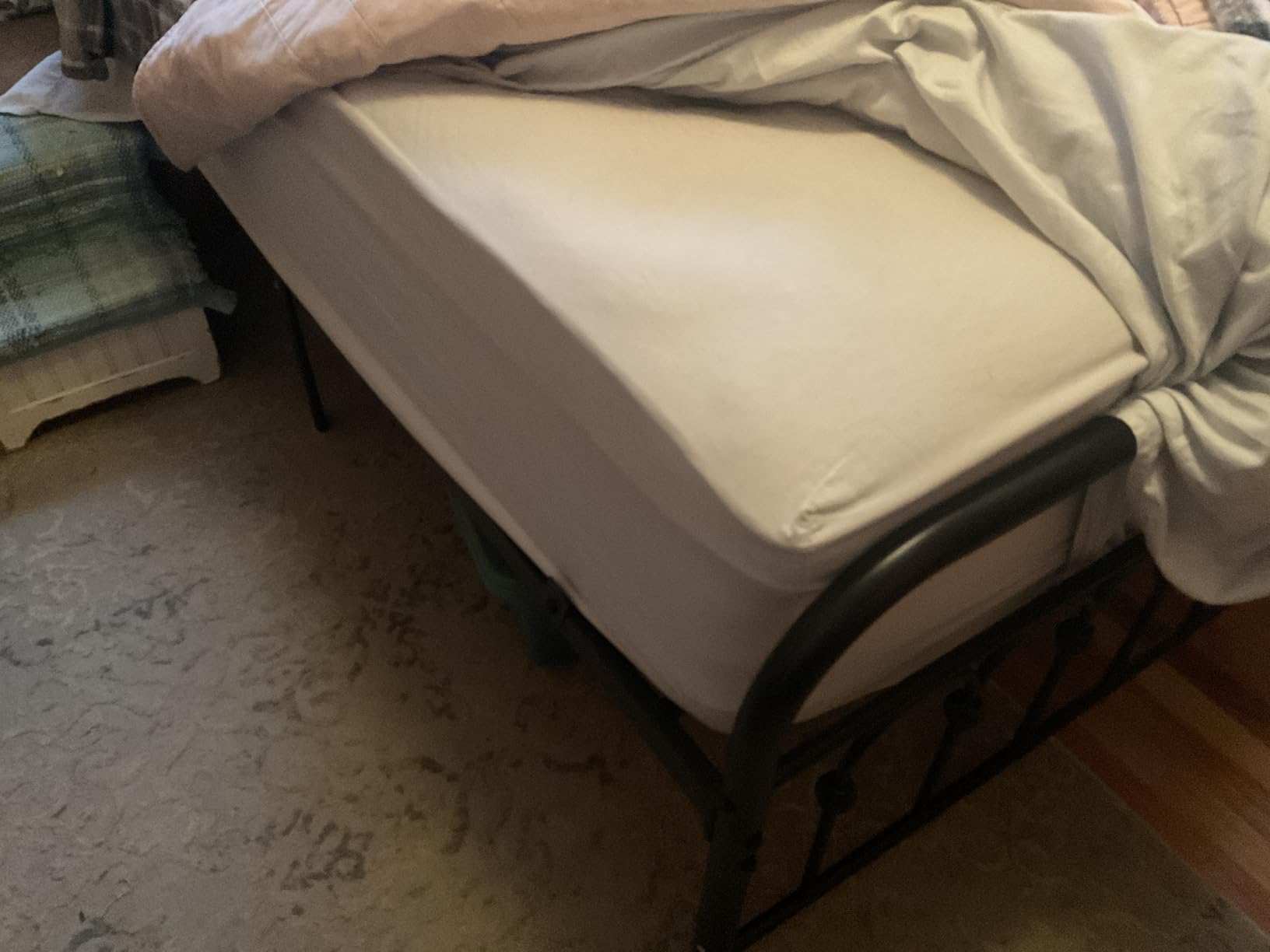 BedStory Queen Mattress 14 Inch - Firm Hybrid Mattress with Orthopedic Spinal Support for Back Pain - 2.0mm Advanced Pocket Spring and Motion Isolation Technology, CertiPUR-US Certified customer photo 1