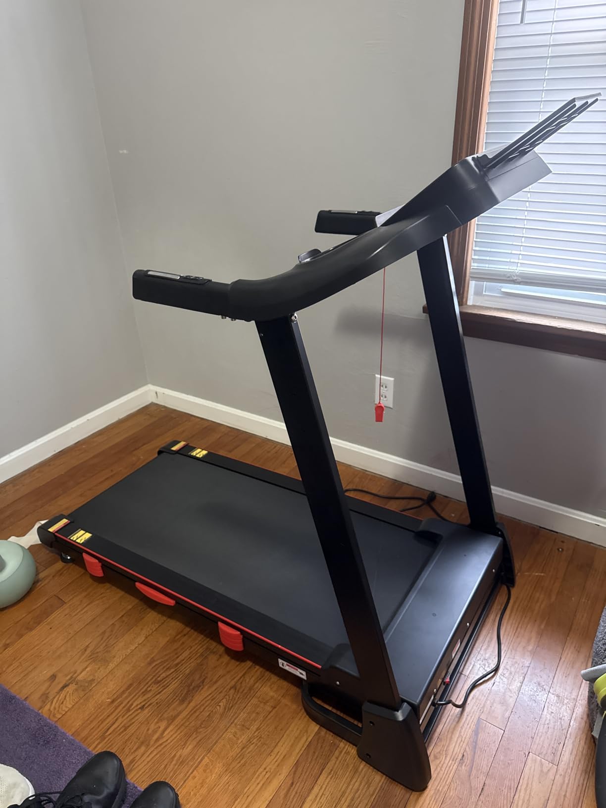 ATEEDGE Treadmills for Home, 15% Auto Incline, Foldable, 350LB Capacity | 18-Inch Wide Running Belt; Quiet 3 HP Motor; Heavy-Duty Support; Shock Absorption Deck; Joint-Friendly Cushioning customer photo 1