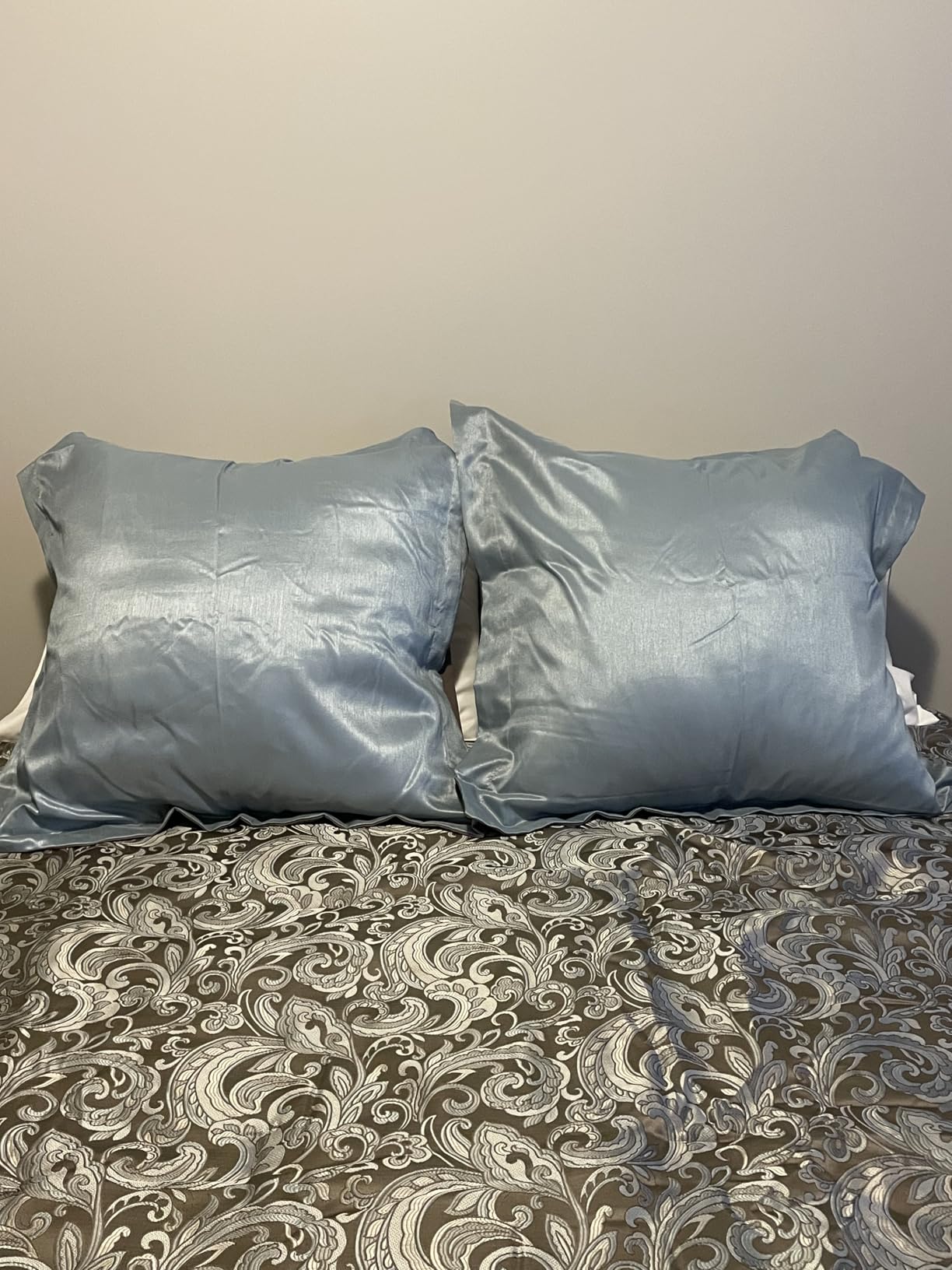 Sasttie Firm Pillows Queen Size Set of 2, Bed Pillows for Side, Back, and Stomach Sleepers - Oeko-Tex Certified Down Alternative Plump Filling - Hotel Quality and Machine Washable, 2 Pack customer photo 2