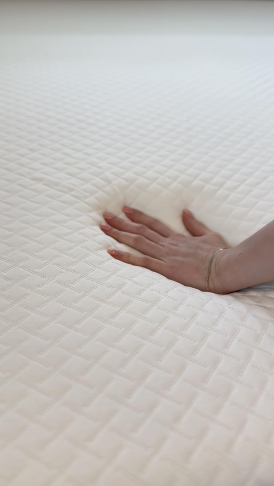 EGOHOME Queen Mattress 12 Inch, Green Tea Memory Foam Mattress, Medium Firm | Bed Mattress in A Box, Cooling Green Tea Gel, Pressure Relief, CertiPUR-US Certified, Fiberglass Free, 80''L x 60''W, White customer photo 1