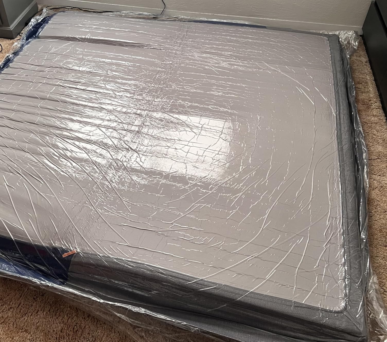 Sweetnight CoolNest Queen Mattress, 14 Inch Cooling Memory Foam Mattress customer photo 1