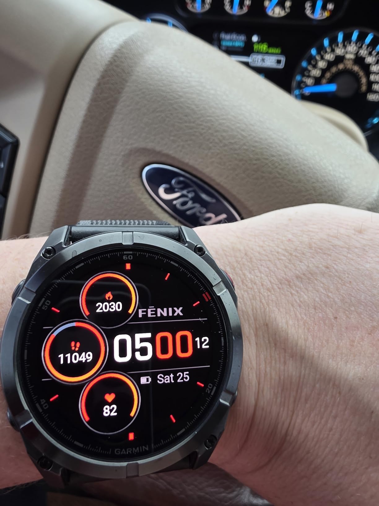Garmin fēnix 8 Pro, 51mm, AMOLED Display, Premium Connected Multisport GPS Smartwatch, inReach Technology, Sapphire, Carbon Gray DLC Titanium with Black/Pebble Gray Silicone Band customer photo 1