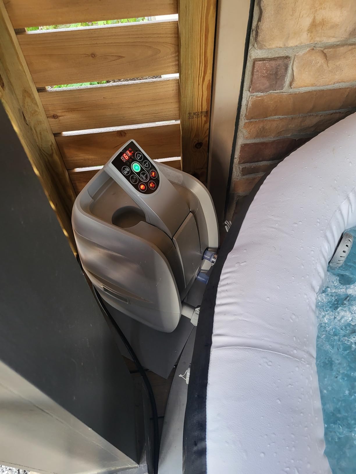 Coleman SaluSpa Miami Energy-Efficient AirJet 2-4 Person Inflatable Hot Tub customer photo 1
