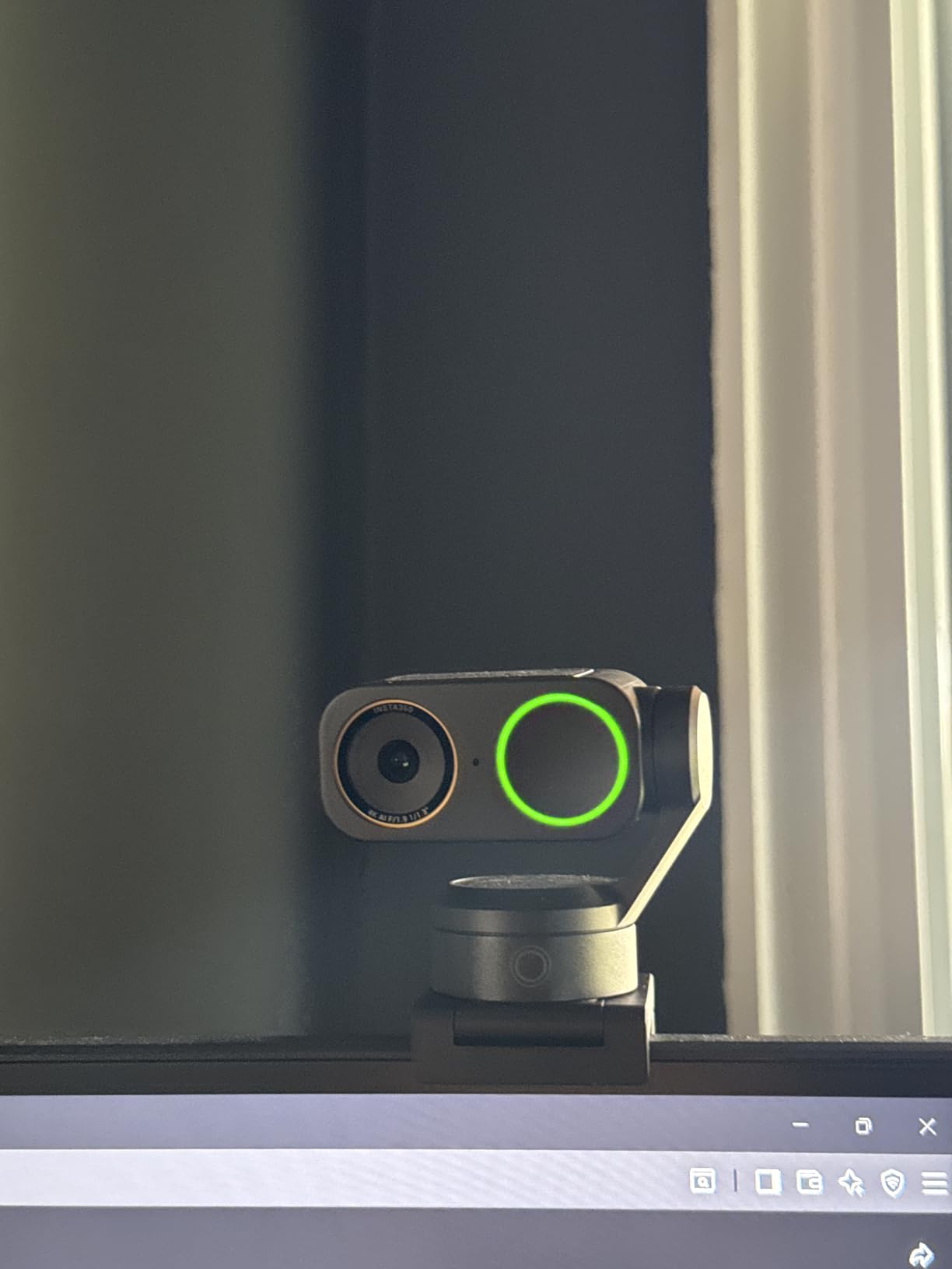 Insta360 Link 2 Pro - 4K PTZ Webcam for PC/Mac, 1/1.3