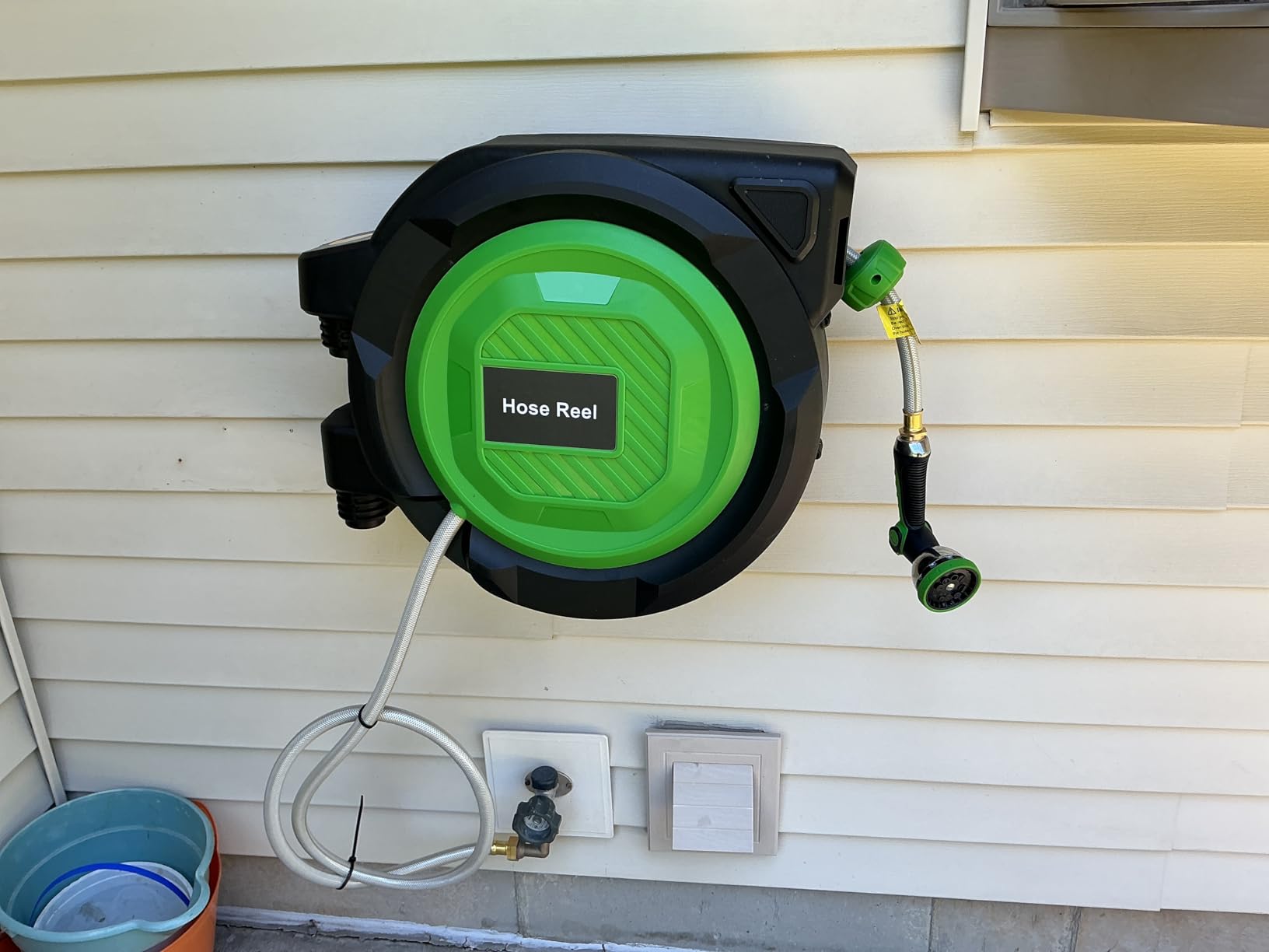 Retractable Garden Hose Reel, 1/2 in x 100 ft Heavy Duty Wall-Mounted Hose Reel with 180° Swivel Bracket, 10-Pattern Nozzle, Automatic Slow Rewind System, Any Length Lock for outside Watering,Cleaning customer photo 1