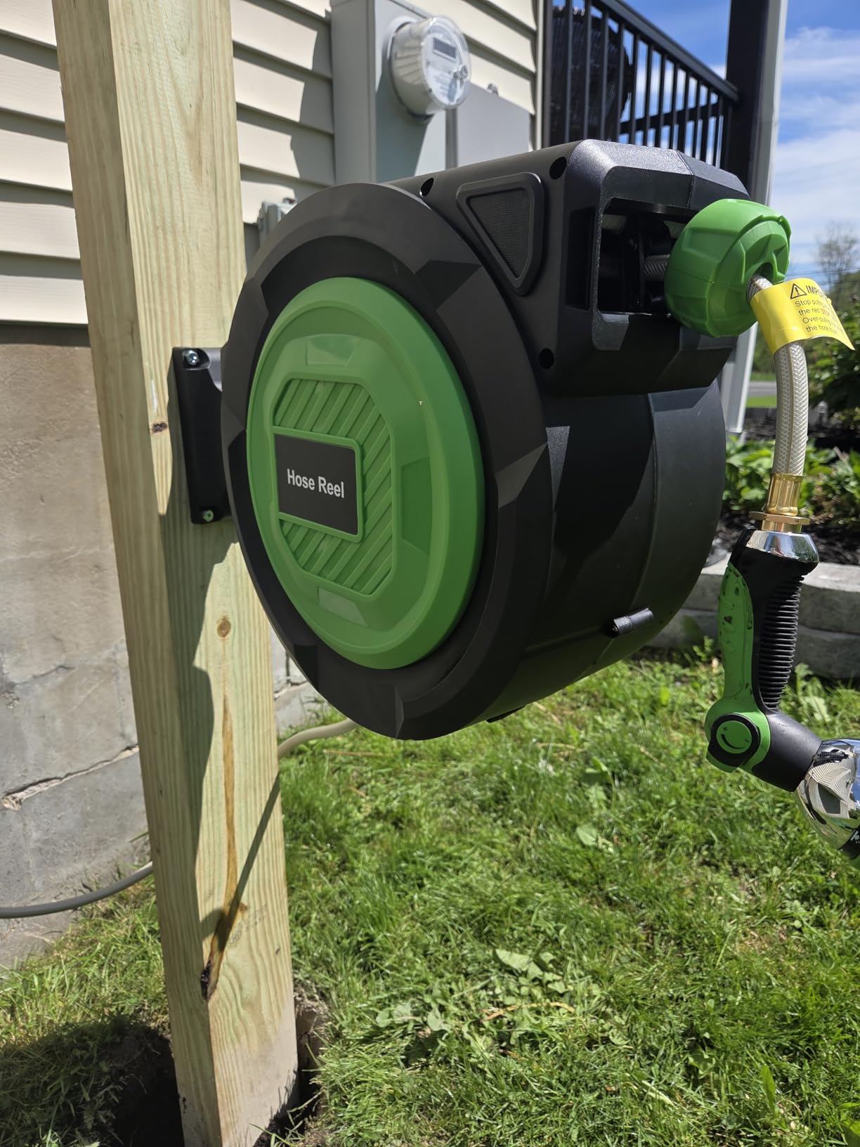 Retractable Garden Hose Reel, 1/2 in x 100 ft Heavy Duty Wall-Mounted Hose Reel with 180° Swivel Bracket, 10-Pattern Nozzle, Automatic Slow Rewind System, Any Length Lock for outside Watering,Cleaning customer photo 2