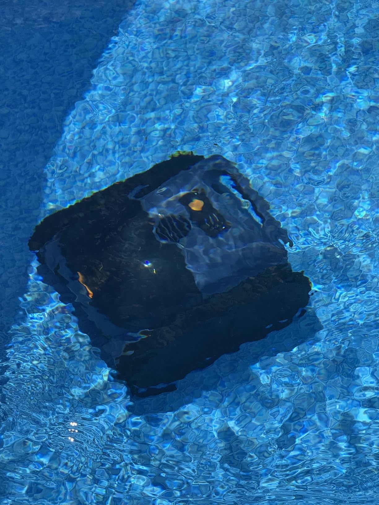 Cordless Robotic Pool Vacuum with Sonar Navigation & Track Drive, Dual 180W Brushless Motors, Wall & Waterline Climbing, 150-Min Runtime, for Inground & Above-Ground Pools up to 2,150 Sq. Ft. customer photo 1
