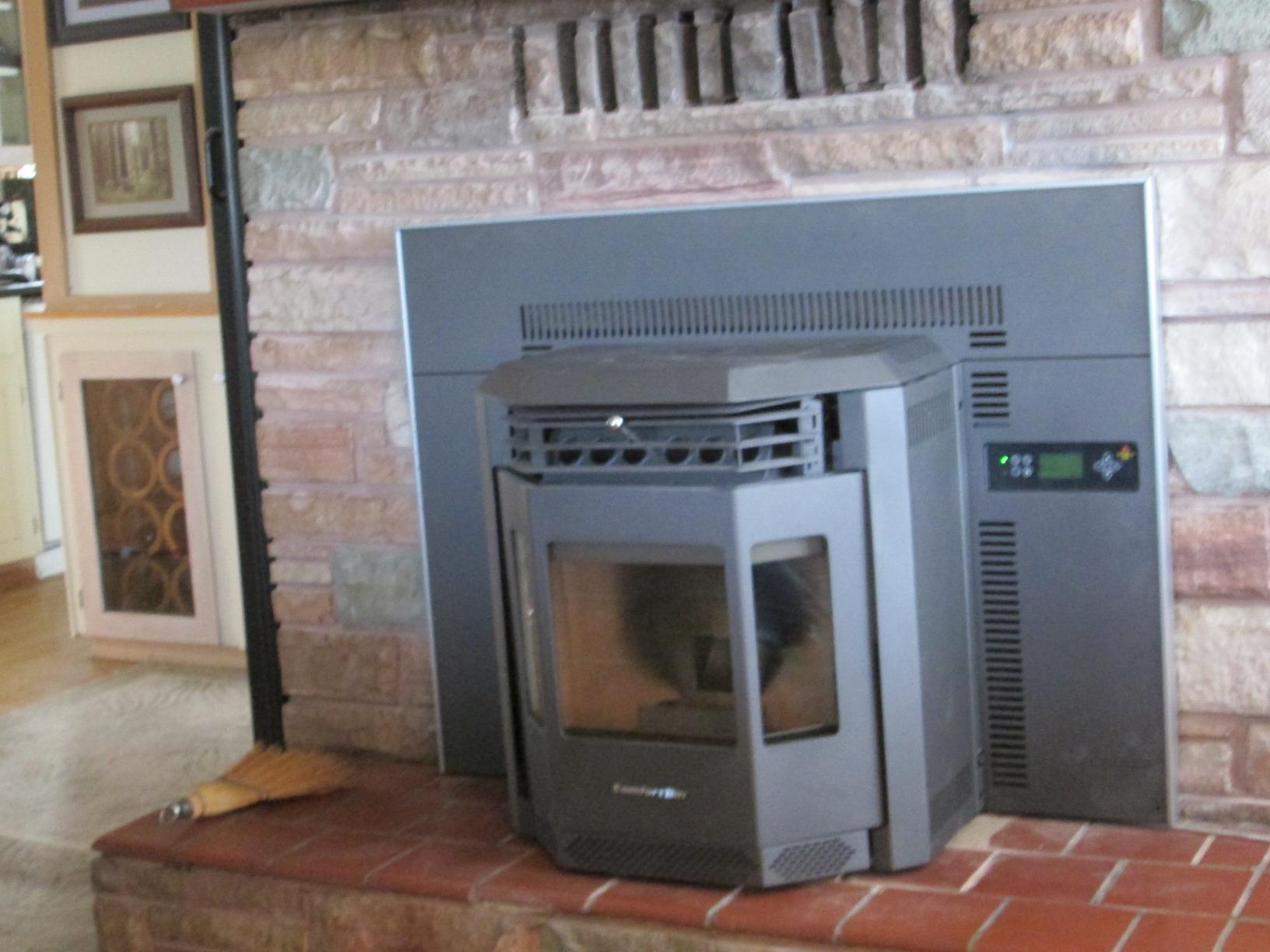 ComfortBilt HP22 Pellet Stove, 2,800 sq. ft., 55 lb. Hopper, Black customer photo 2