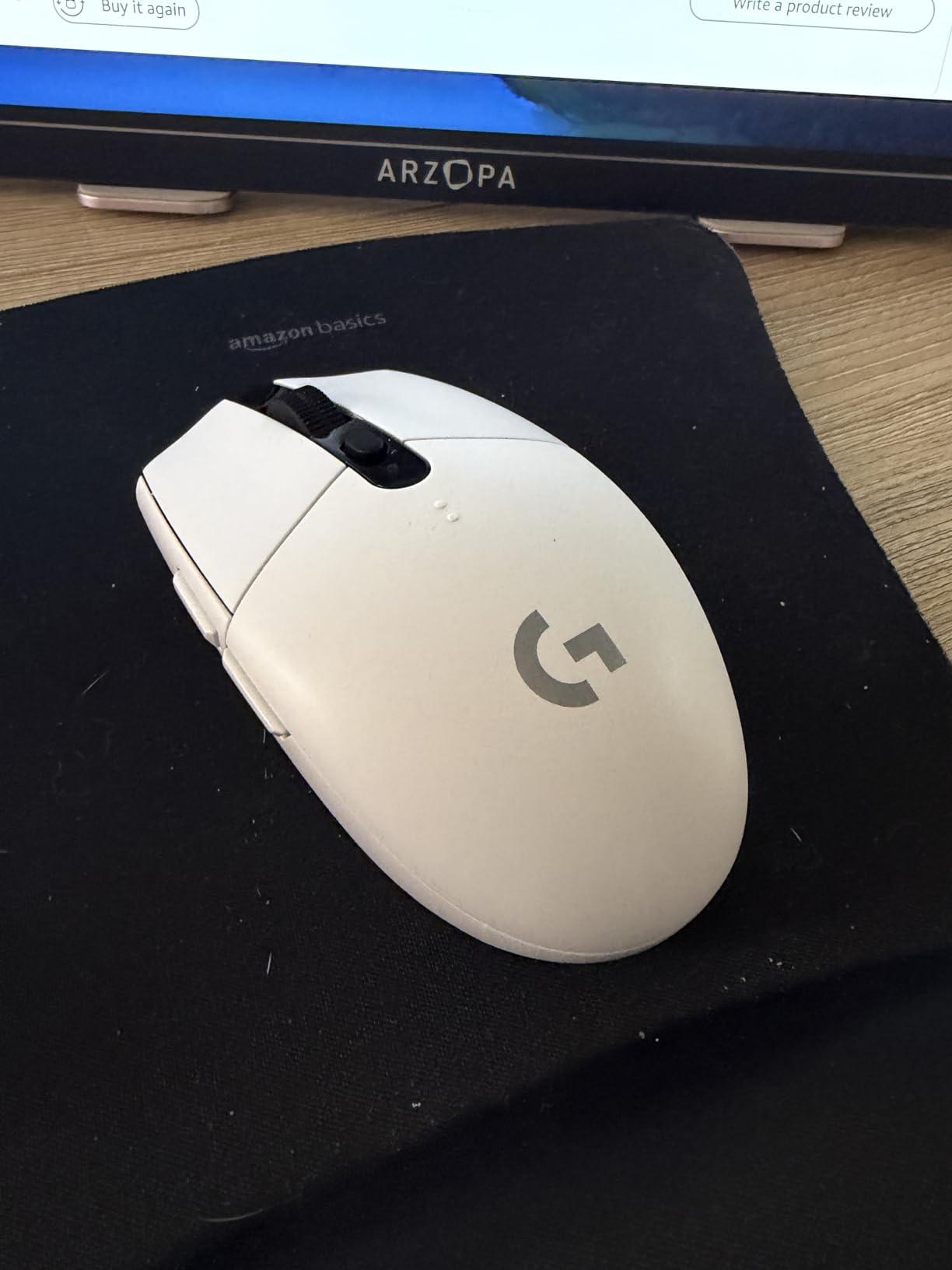 Logitech G305 Lightspeed Wireless Gaming Mouse - Black customer photo 2