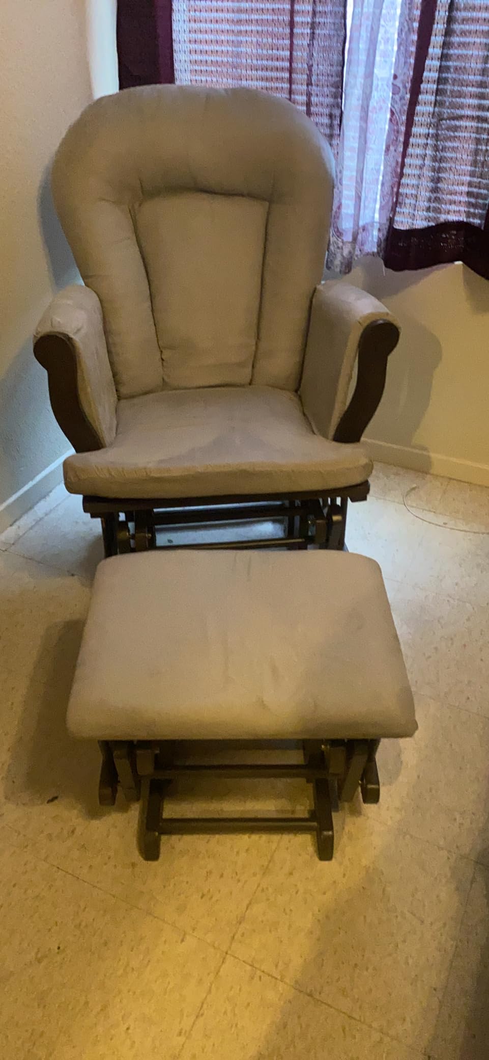Child Craft Cozy Glider Rocker and Ottoman Set, Smooth Quiet Gliding Motion, Padded Cushion with Convenient Storage Pockets, Solid Wood Base & Frame (Matte White with Light Gray Cushion) customer photo 2