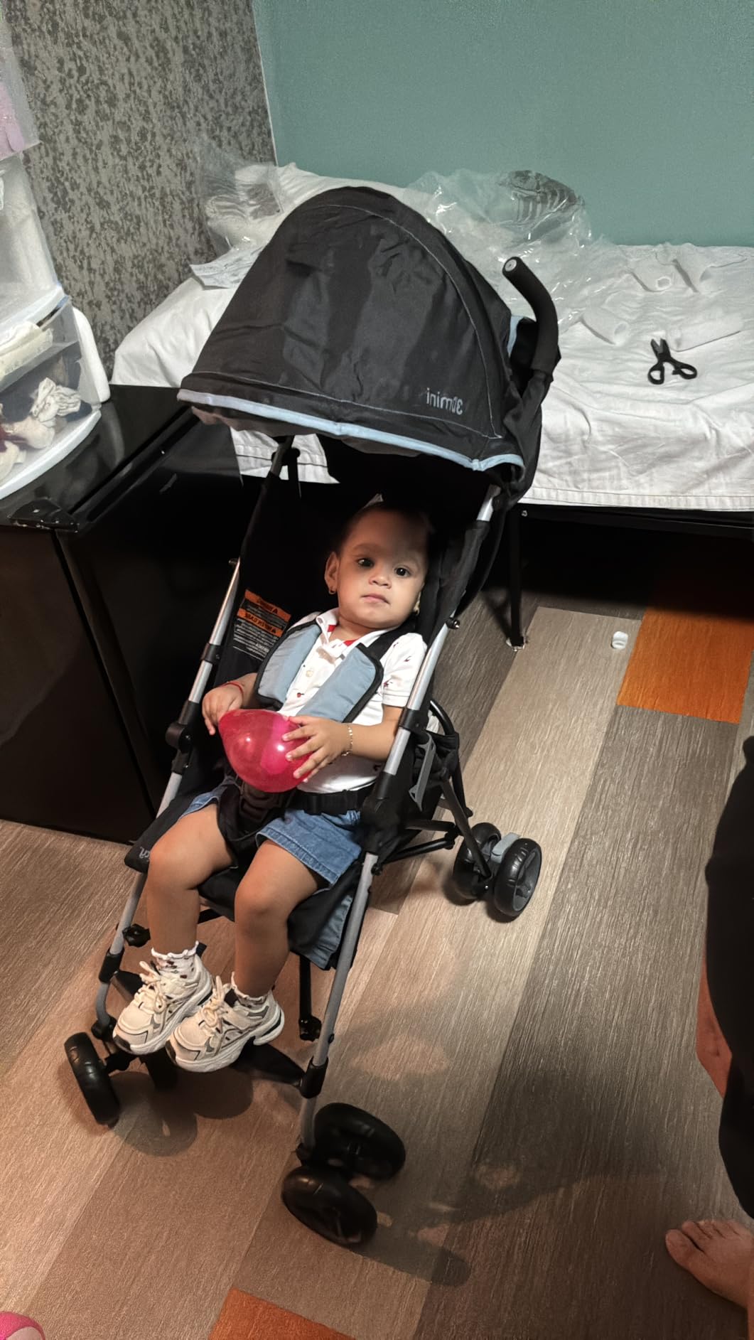 Ingenuity 3D Mini Convenience Stroller – Lightweight Stroller with Compact Fold, Multi-Position Recline, Canopy with Pop Out Sun Visor and More – Umbrella Stroller for Travel and More, Gray customer photo 2