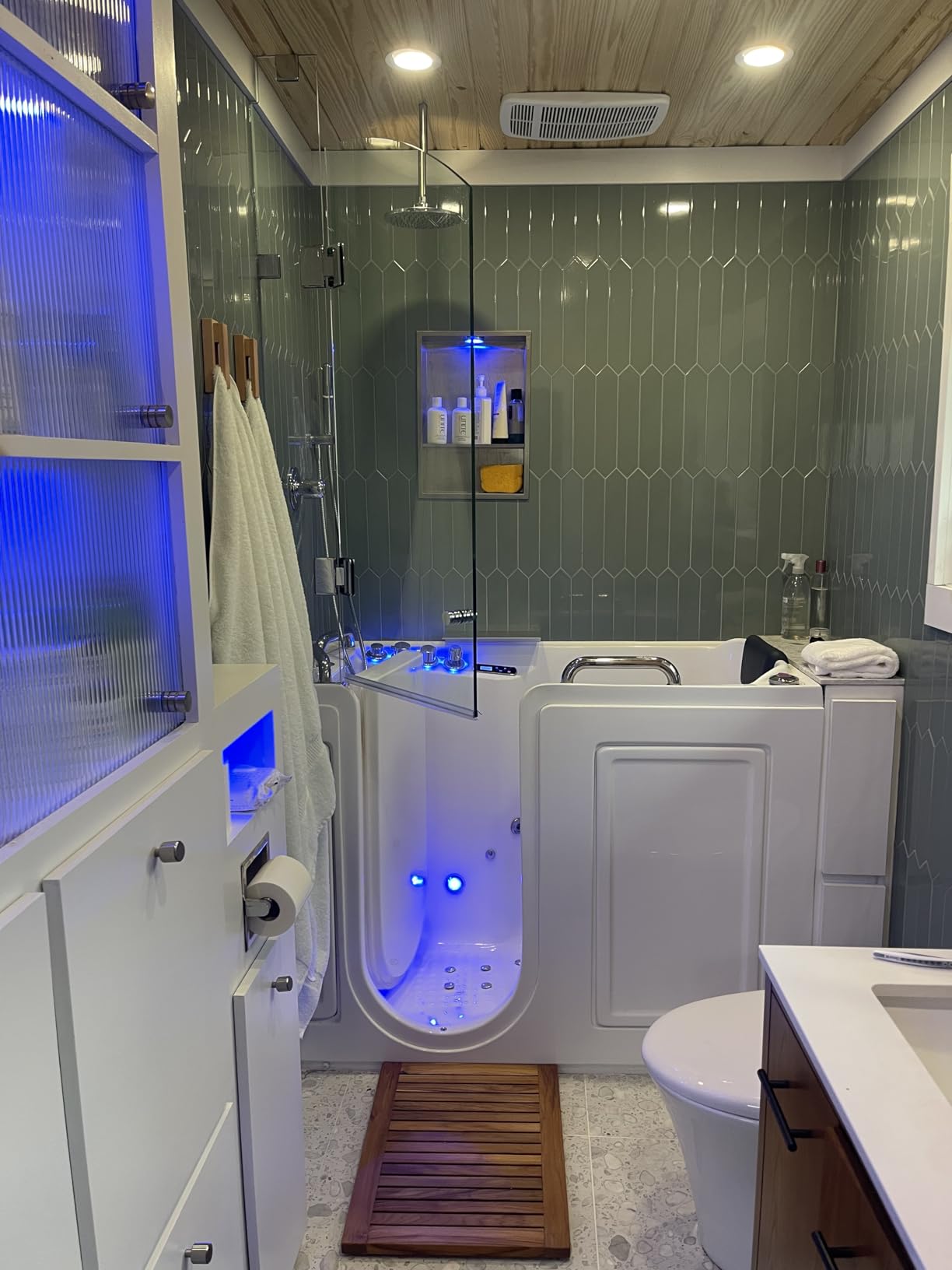 ANZZI Walk In Tub, 27 X 53 In, Right Drain, 12 Whirlpool & 18 Air Jets | Soothing Hydrotherapy Targeted 12 And 18 Acu Stream Work, Integrated Grab Bars Slip Resistant Flooring customer photo 2