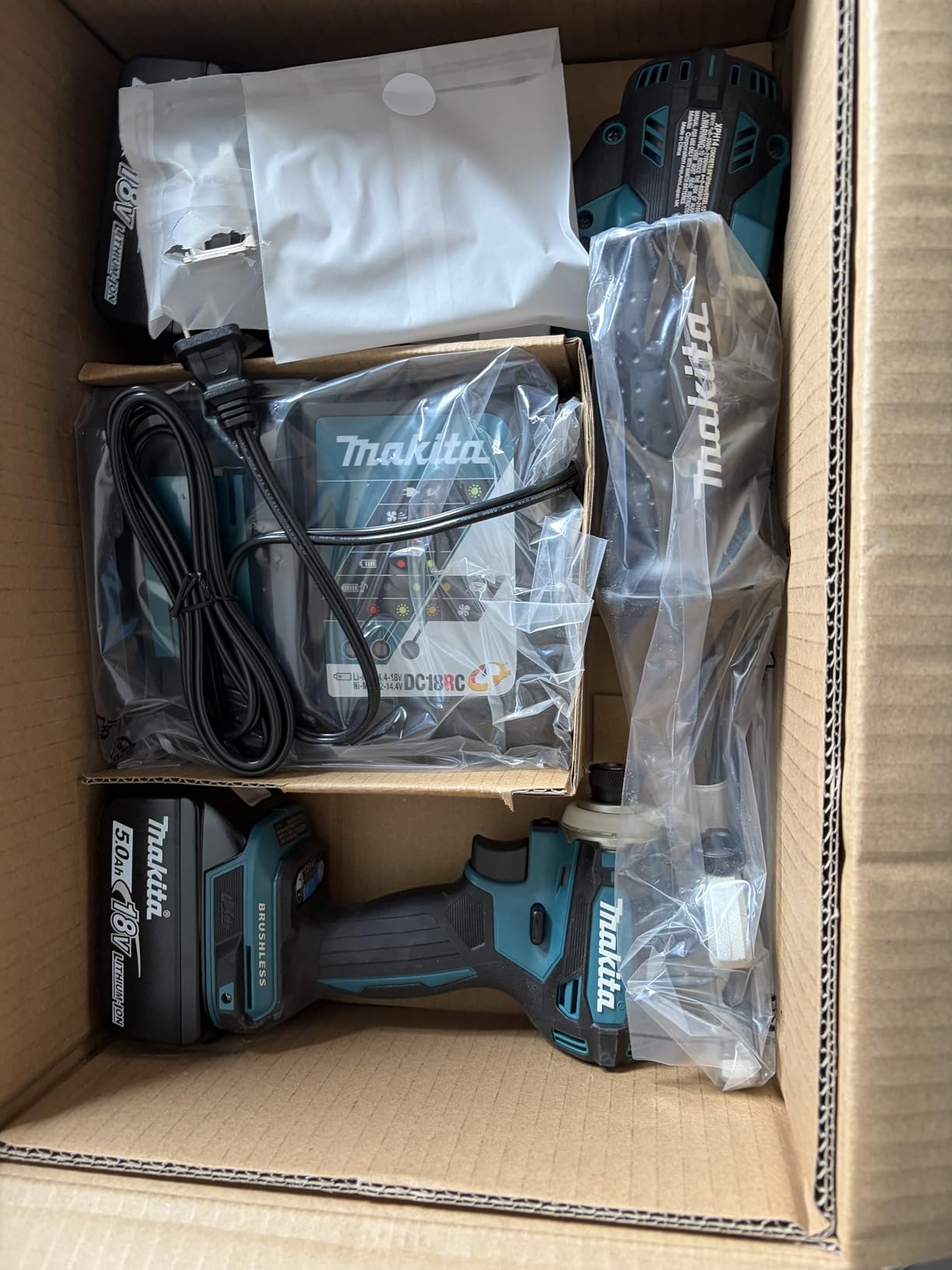 Makita XT288T 18V LXT® Lithium-Ion Brushless Cordless 2-Pc. Combo Kit (5.0Ah) customer photo 1