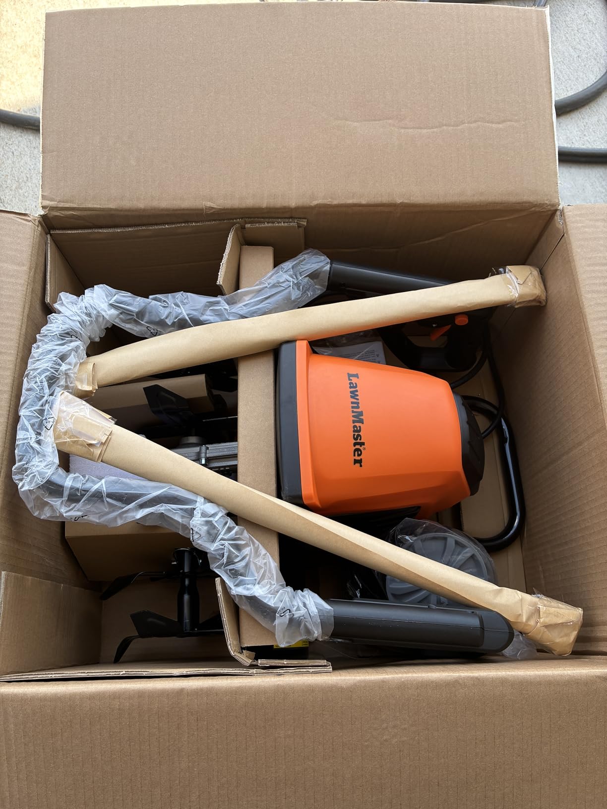 LawnMaster 13.5 Amp 18” Electric Tiller – TE1318M customer photo 2