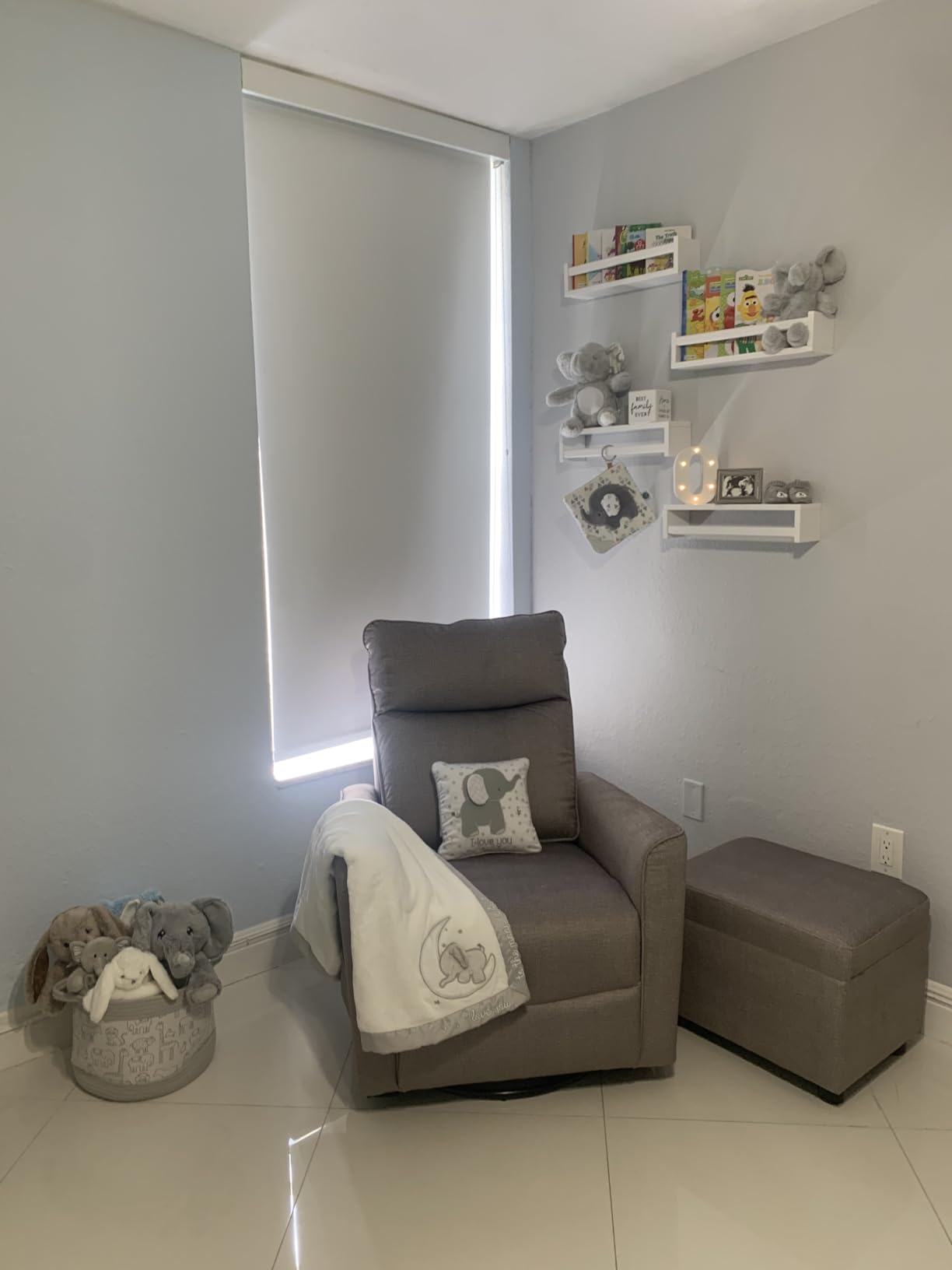 Evolur Aria Upholstered Plush Seating Glider Swivel with Ottoman in Fog Grey, Greenguard Gold Certified Modern Nursery Chair with Side Pockets, Tool-Free Assembly, Easy to Clean customer photo 1