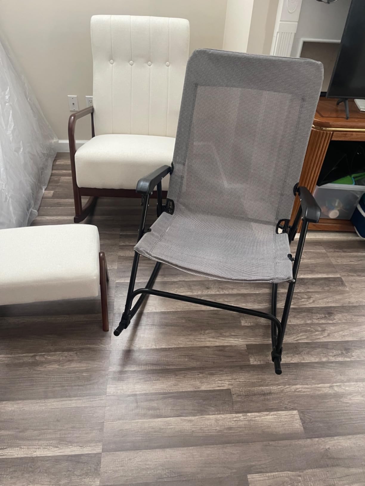 Giantex Rocking Chair with Ottoman, Upholstered Rocker Chair w/Solid Rubber Wood Frame, Side Pocket, Linen Nursery Chair w/Footrest, Tufted Glider Chair for Living Room, Bedroom, Grey customer photo 2