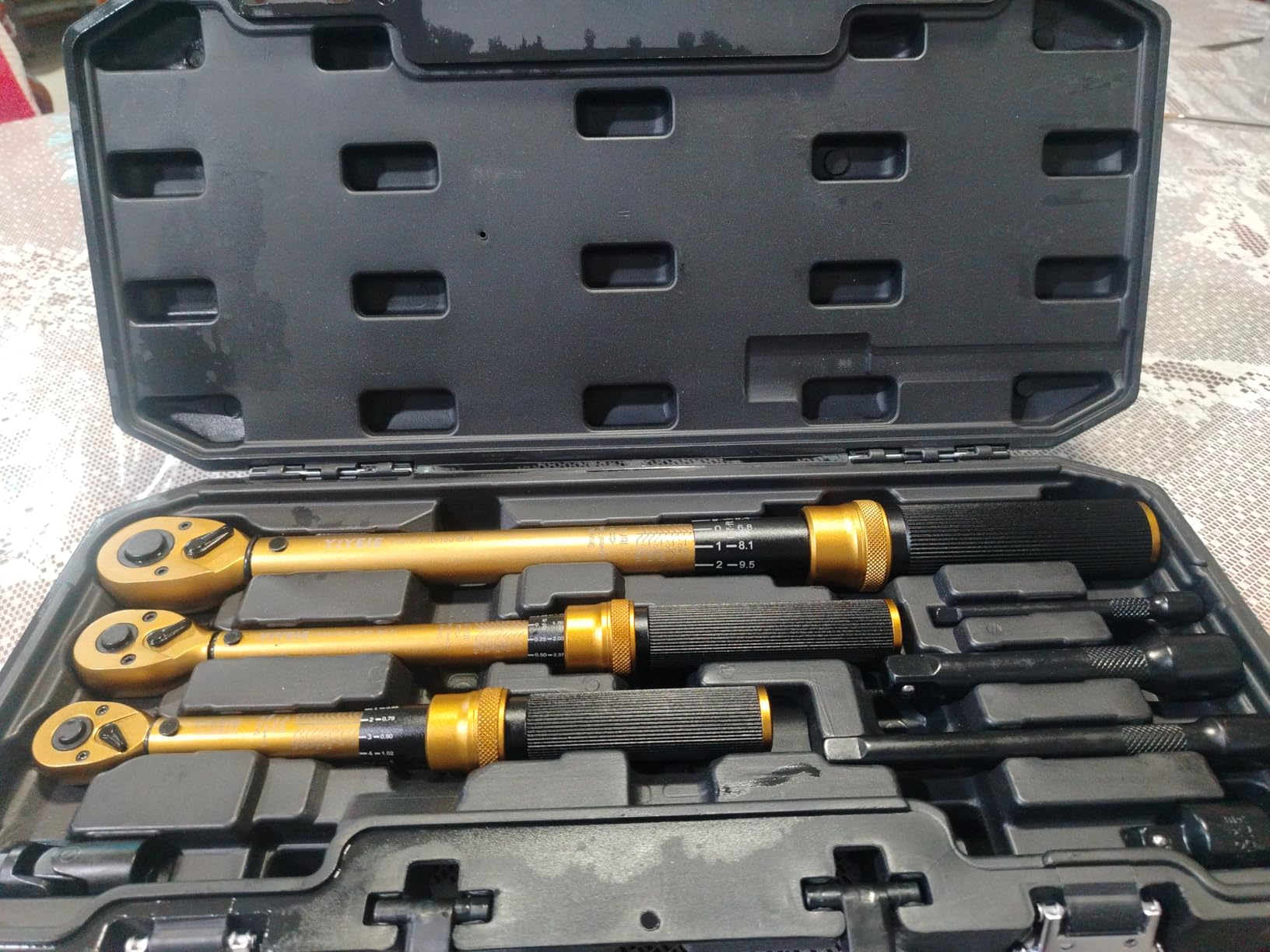 1/4 3/8 1/2-inch Drive Click Torque Wrench, 8Pcs Torque Wrench Set 10-230in.lb, 5-50ft.lb, 10-180ft.lb with Adapters, +/-3% Accuracy, 72-Tooth Dual Scale customer photo 2
