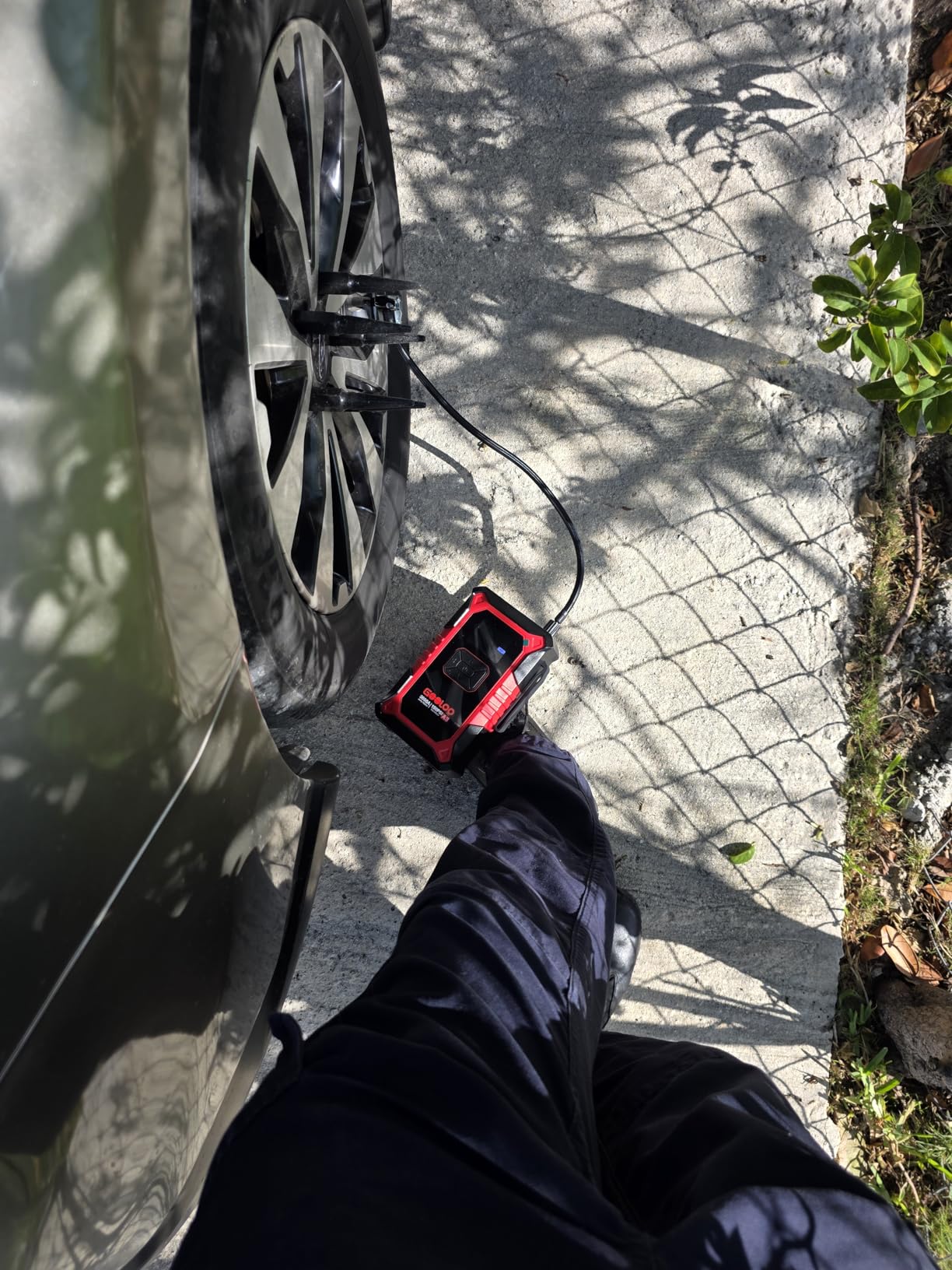 GOOLOO A3 12V 3000A Portable Jump Starter with Air Compressor customer photo 2