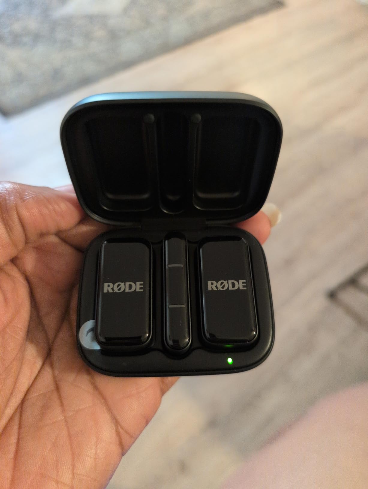 RØDE Wireless Micro Compact Wireless Microphone with Two Mics and Charge Case for Smartphones customer photo 1