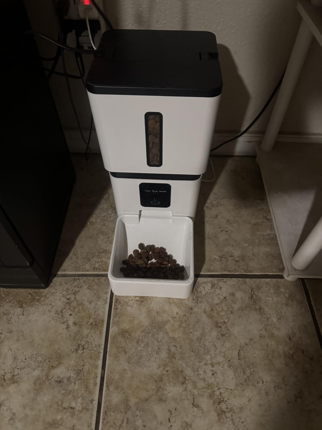 Yakry Automatic Dog Feeder with Camera - 8L/33 Cups Smart Pet Feeder for Small/Medium Dogs & Cats, 5GHz/2.4GHz WiFi App Control, 1080P, HD Night Vision, 2-Way Audio, Timed Dry Food Dispenser Indoor customer photo 1