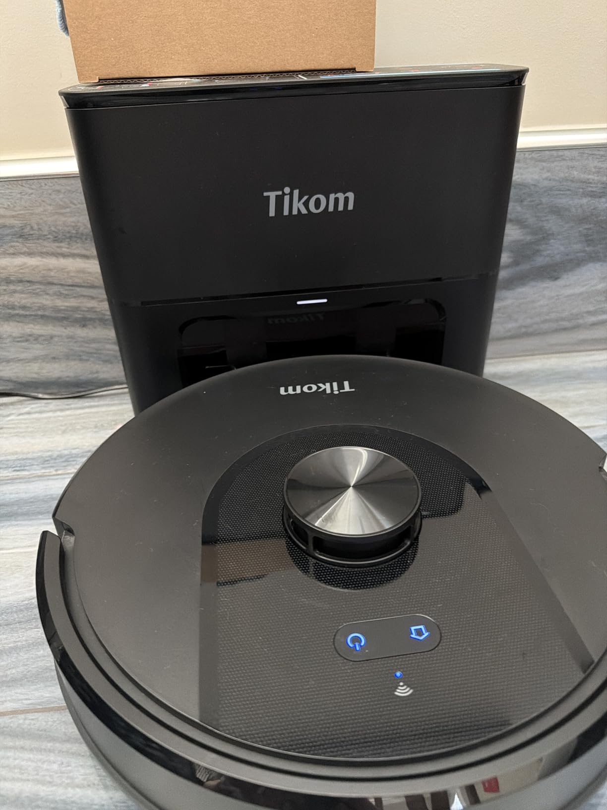 Tikom Robot Vacuum and Mop Combo, 5000Pa Robotic Vacuum Cleaner, 150 Min Max, App & Remote Control, Ideal for Hard Floor, Carpet, Pet Hair, Self-Charge(G8000 Max) customer photo 1