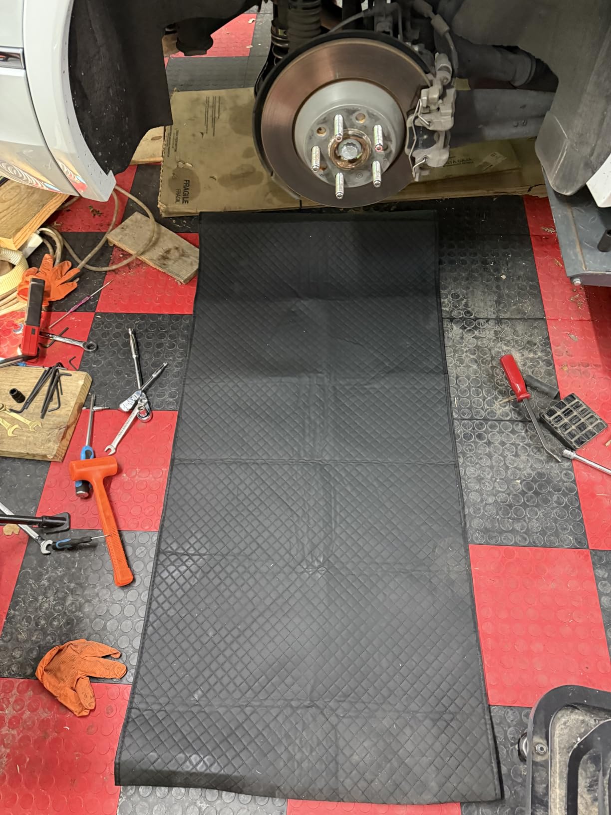 Magical Rolling Creeper Mat, Under Car Repair Mat, 60x28 Inch Portable Creeper Rolling Pad with Storage Bag, Foldable Mechanics Mat for Low Clearance, Auto Repairing Tool for Working On The Ground customer photo 1