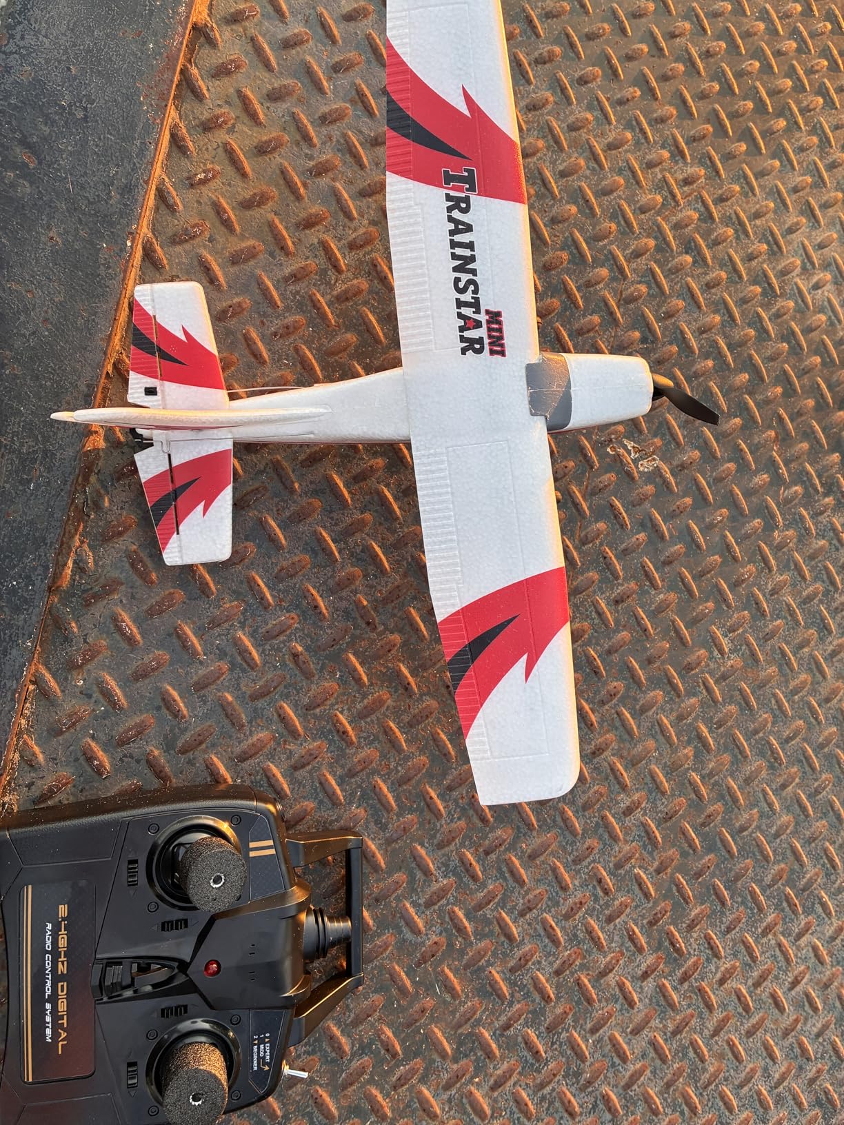 volantexrc RC Plane Trainer 3CH Remote Control Airplane with Prop Saver, 6-Axis Gyro Stabilizer & 3 Modes to Fly, Hobby Radio Controlled Aircraft RTF for Beginners, Adults (400mm,Green) customer photo 2