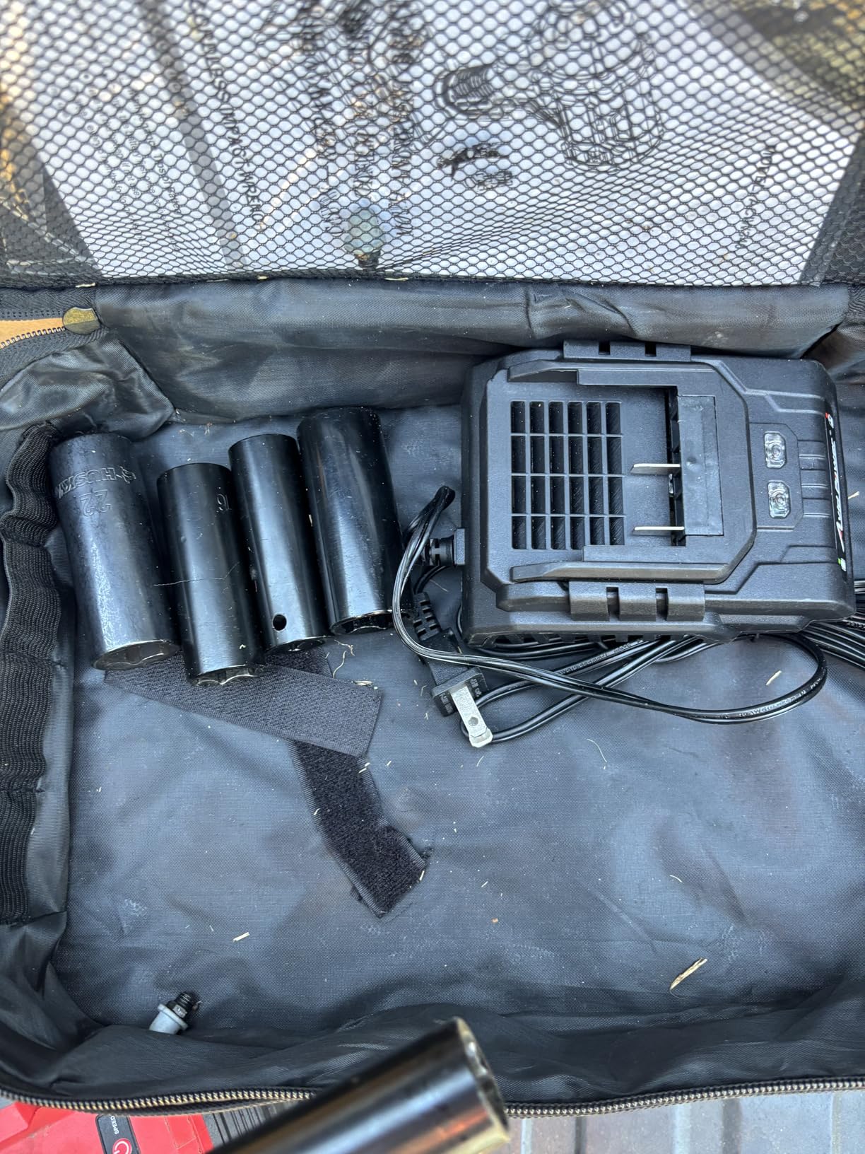 AVID POWER Cordless Impact Wrench Kit 900 Ft-lbs (1200 N.M), 2*4.0 Ah Batteries 20V Brushless High Torque Impact Gun for Car Tire Changes and Lug Nut & Bolts Removal | Fast Charger, Sockets & Tool Bag customer photo 1